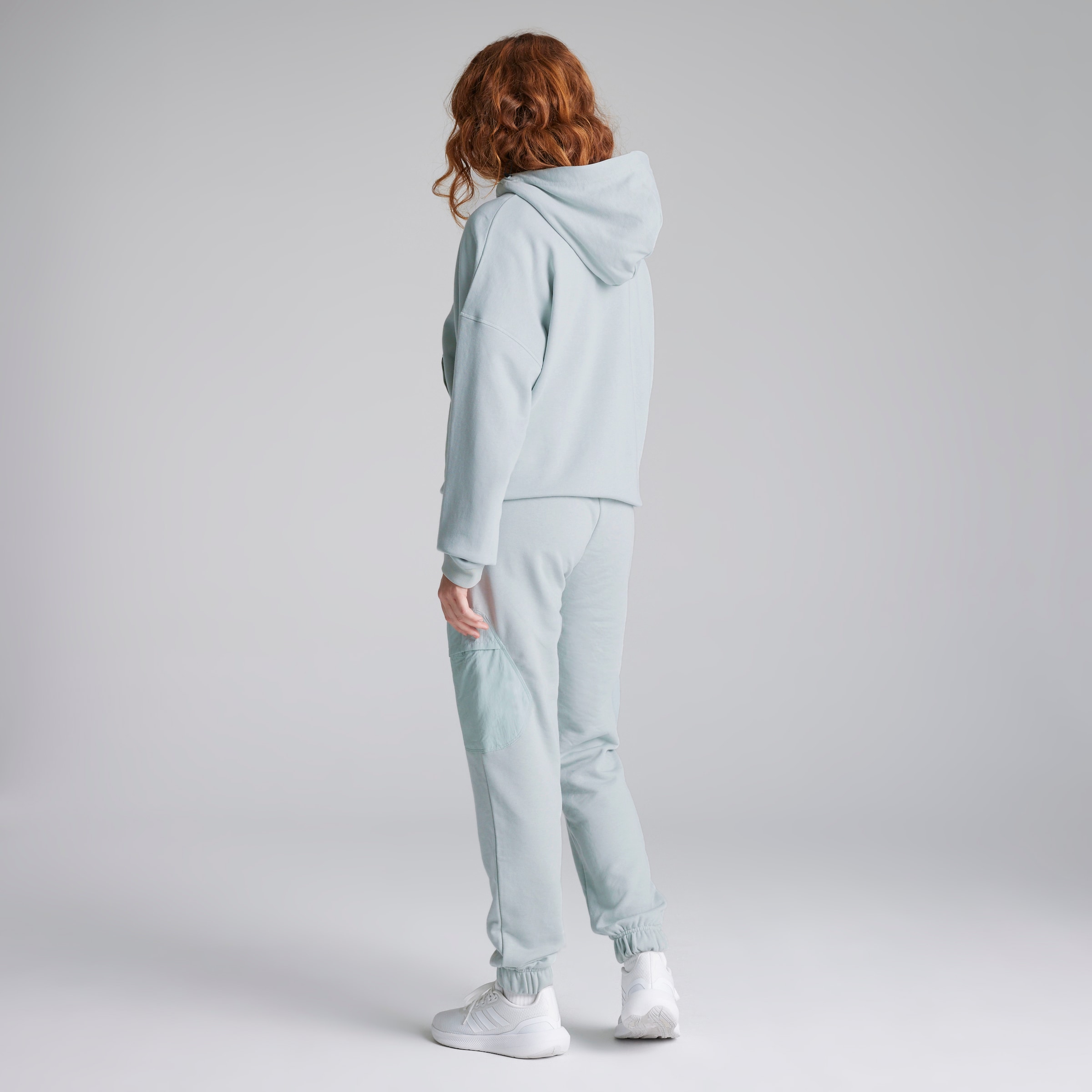 Manchester United x adidas Womens City Escape Cargo Pant Grey Grey Detail [2-4]