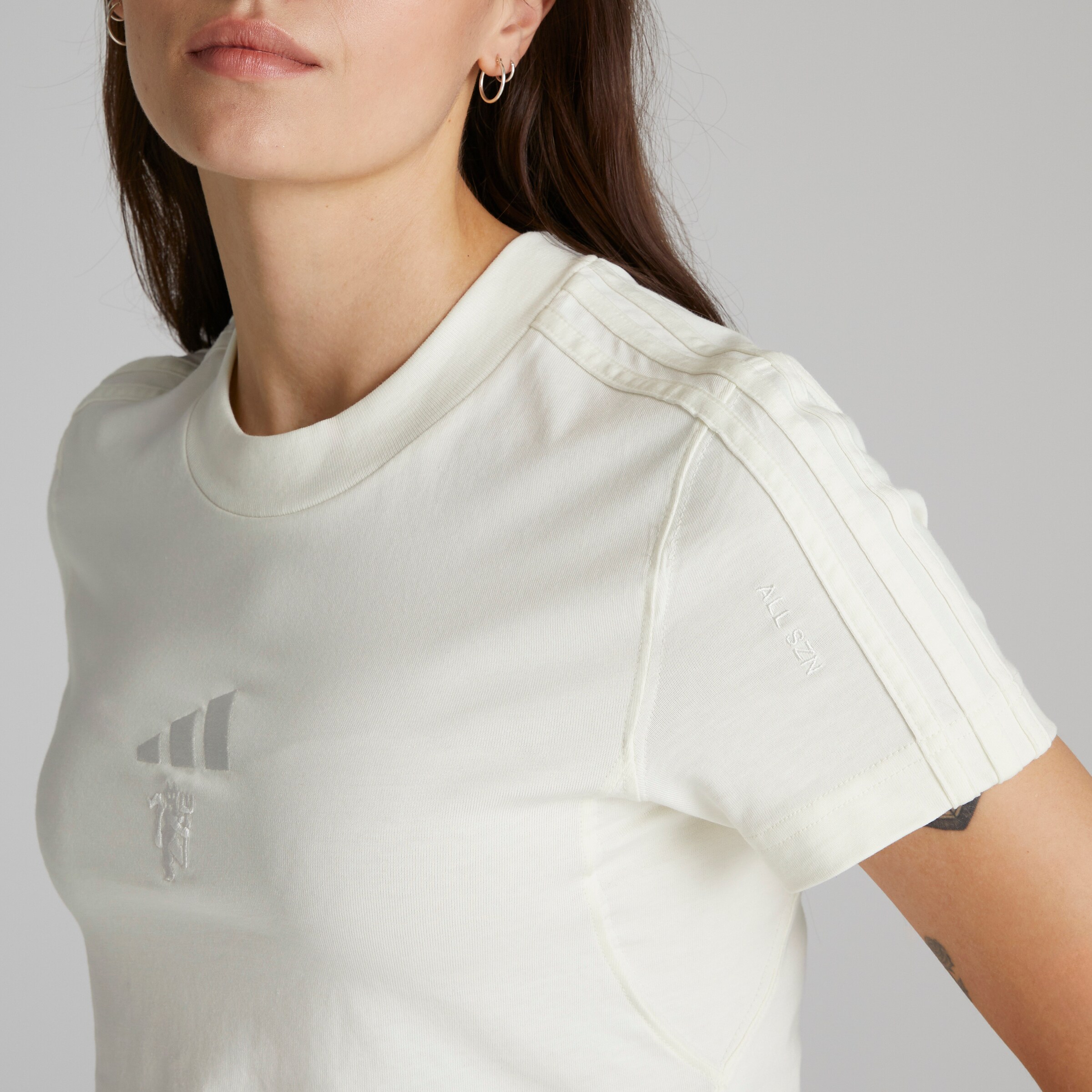 Manchester United x adidas Womens ALL SZN 3-Stripes Slim T-Shirt Off White White Detail [4-7]
