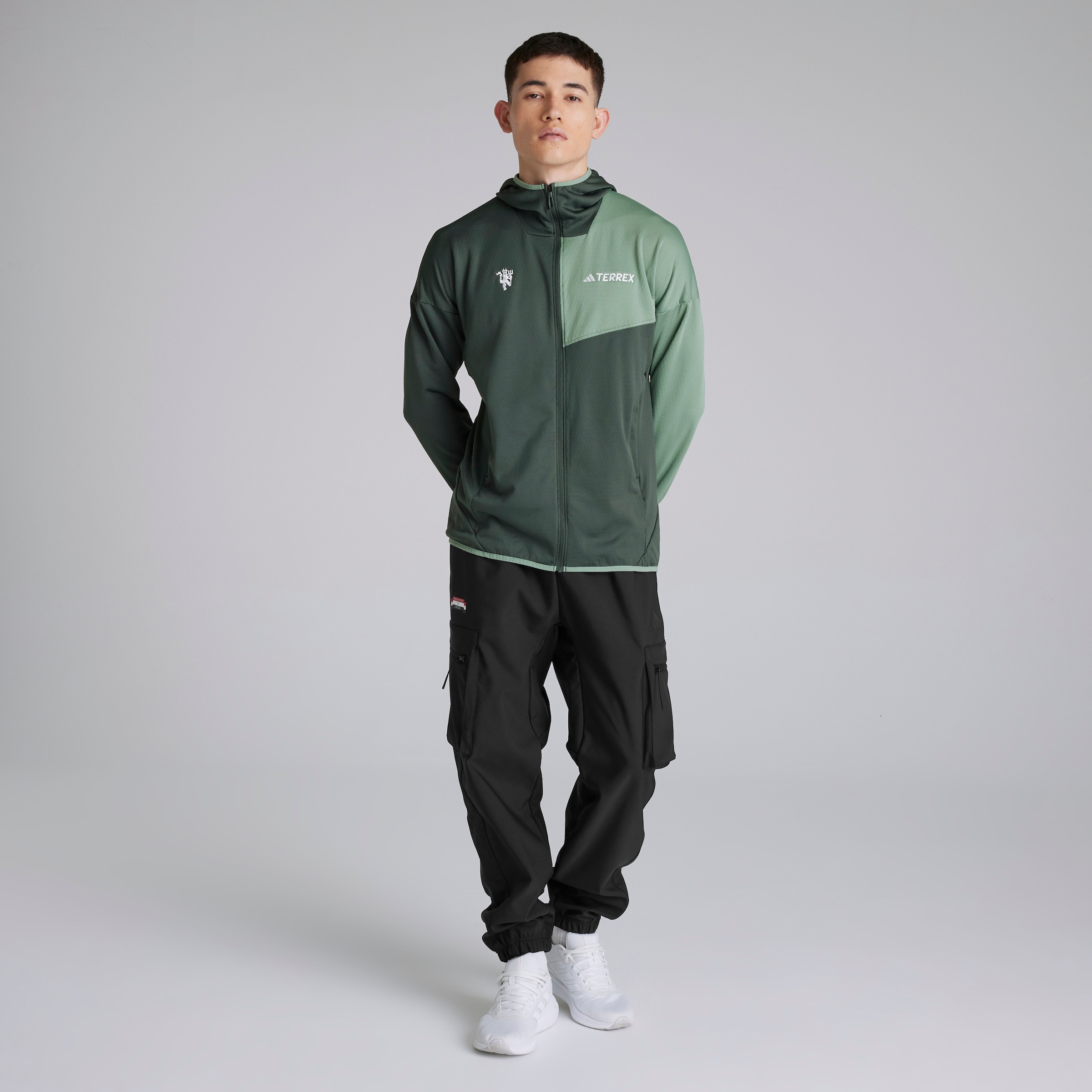 Manchester United x adidas Terrex Xperior Light Fleece Hooded Jacket Green Green Detail [3-5]
