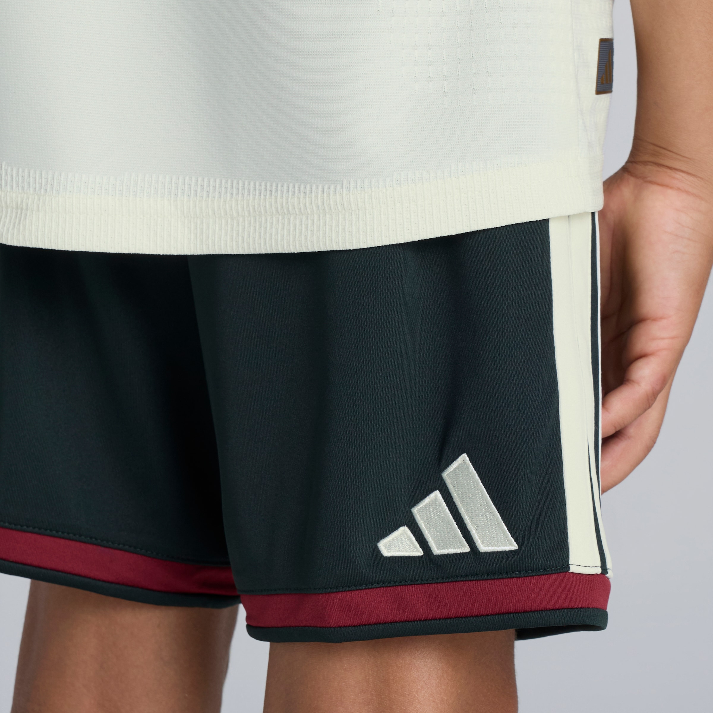 Manchester United Kids 26/27 Third Shorts Green Grün Detail [4-5]