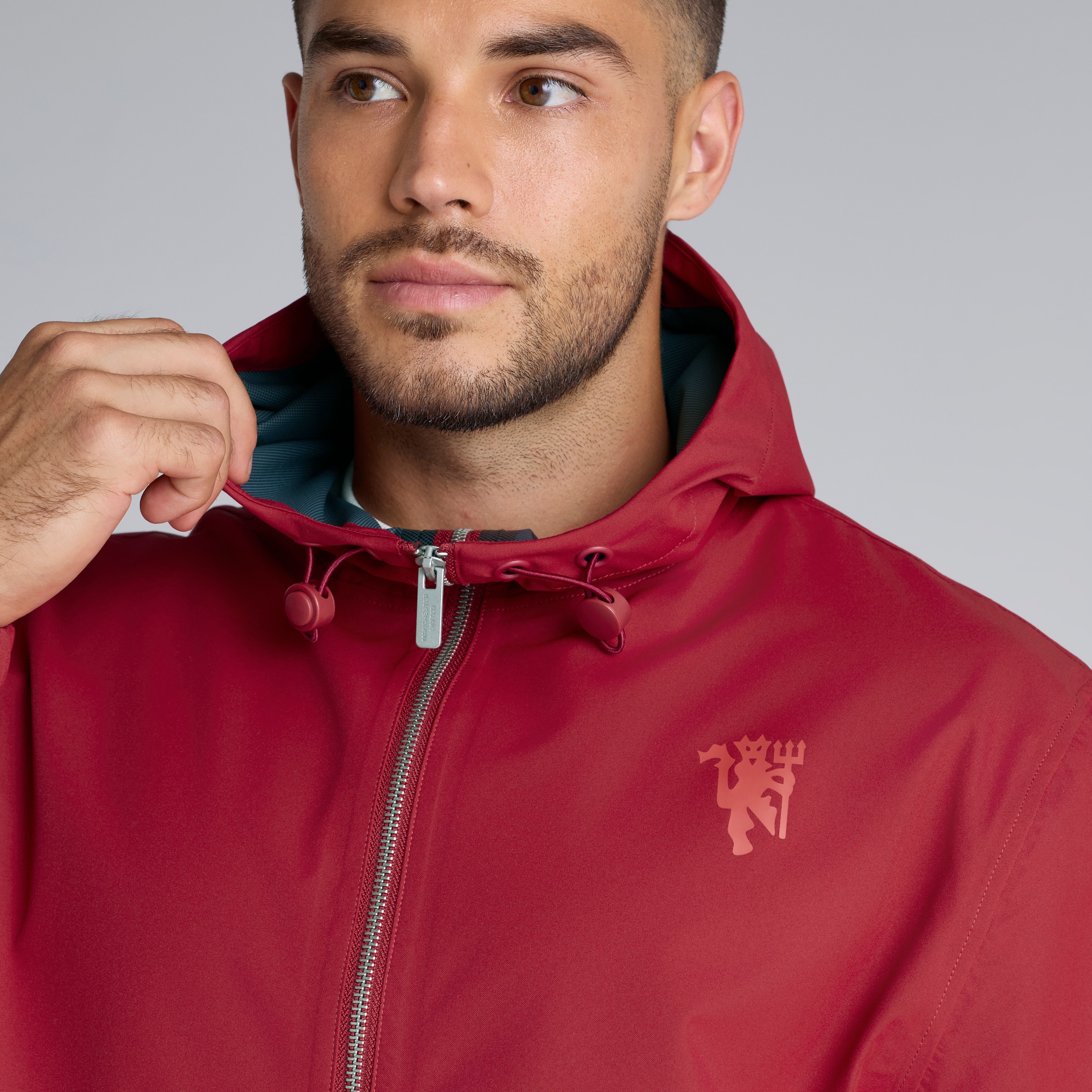 Manchester United There's Nothing on Earth Like Being a Red Anorak Red Rojo Detalle [4-6]