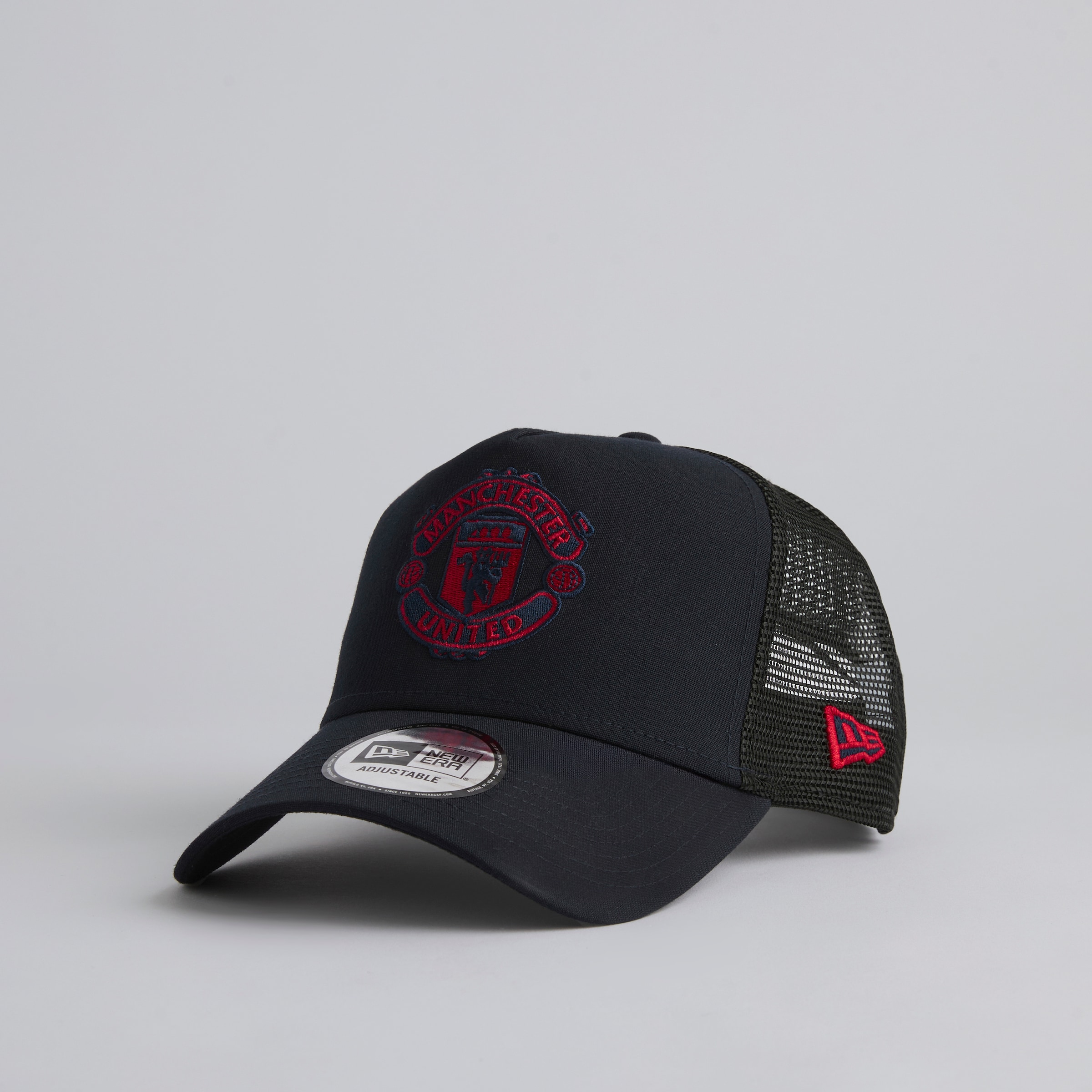 Manchester United x New Era Seasonal Trucker Cap Black Black