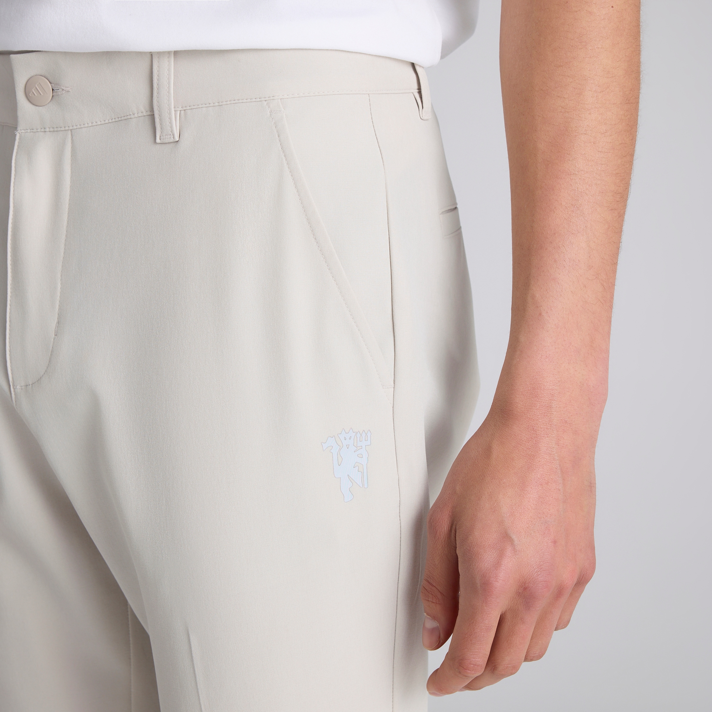 Manchester United x adidas Golf Ultimate365 Tapered Golf Trousers Beige White Detail [4-5]