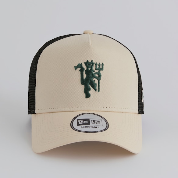 Manchester United x New Era Devil Trucker Cap Cream Beige