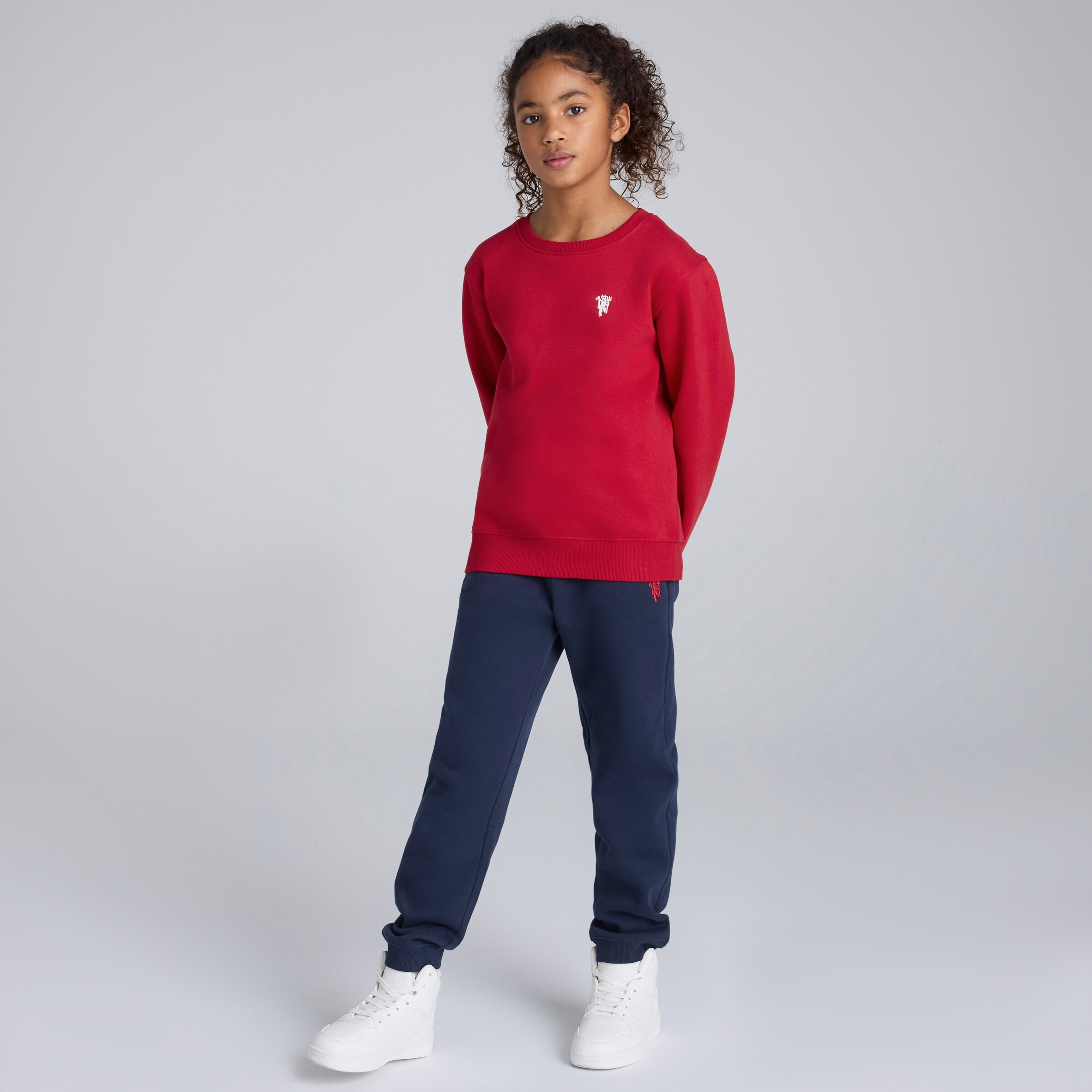 Manchester United Kids Devil Essentials Sweatshirt Red Rouge Détail [3-4]