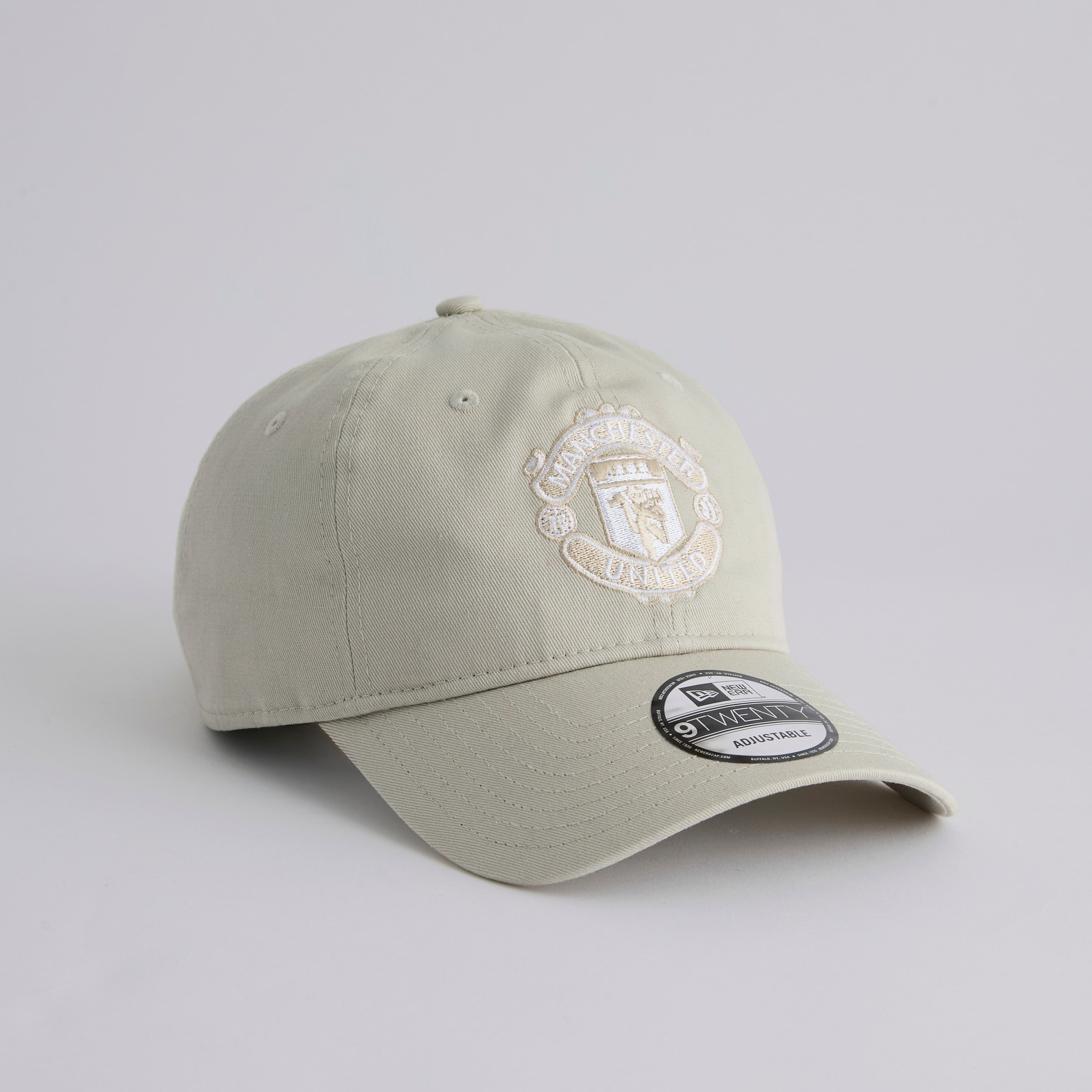 Manchester United x New Era 9Twenty Tonal Cap Stone Beige Detail [2-5]