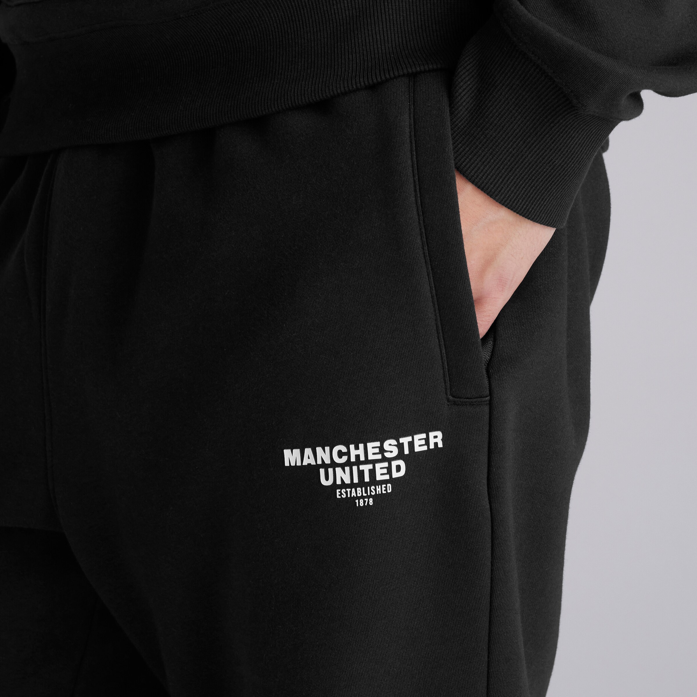 Manchester United Mens Print Joggers Black Black Detail [4-6]