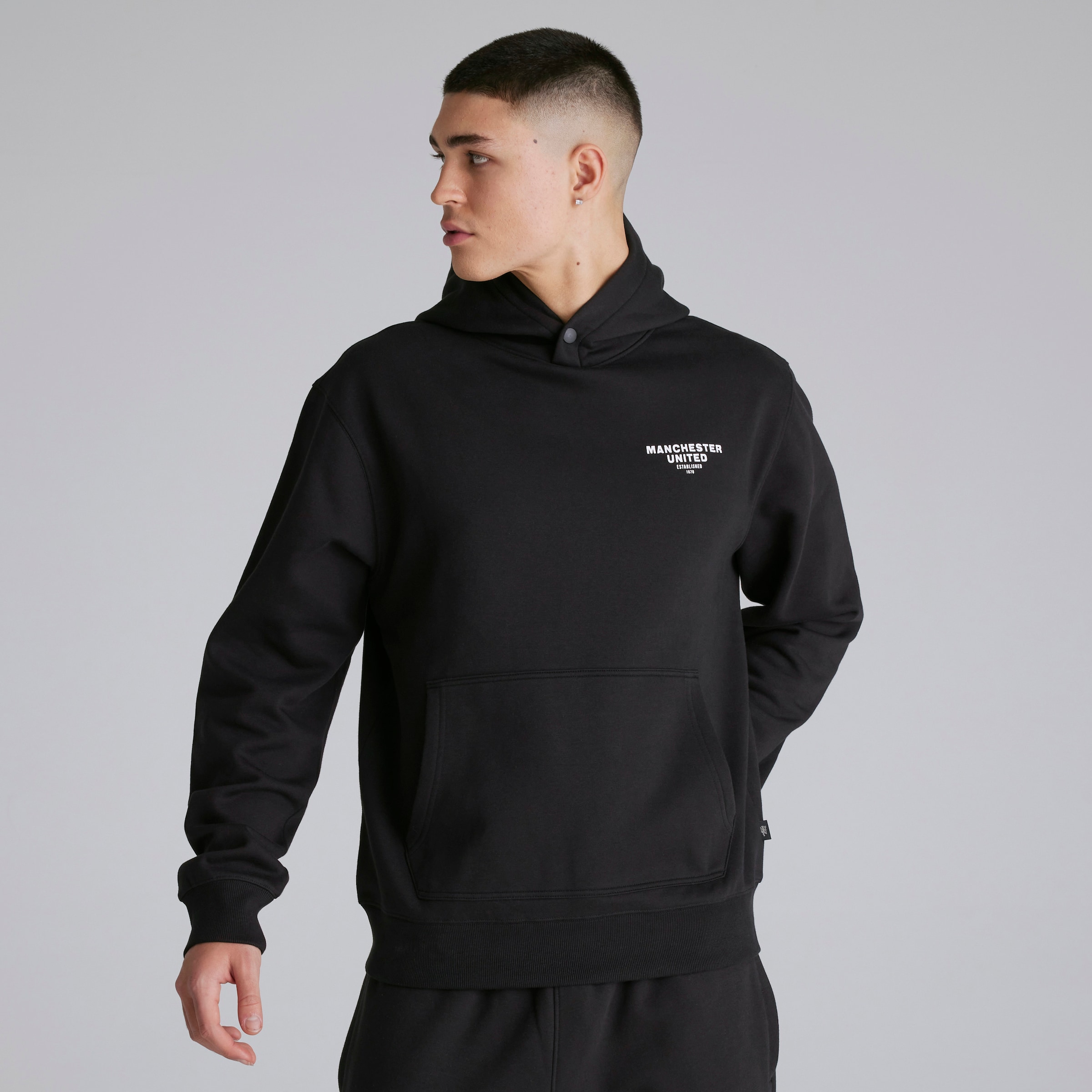 スウェット・トレーナー adidas MUFC Hoodie Black Blue IP5545 IP5545 adidas Manchester United Mens Hoodie Cloud Black Blue Asia