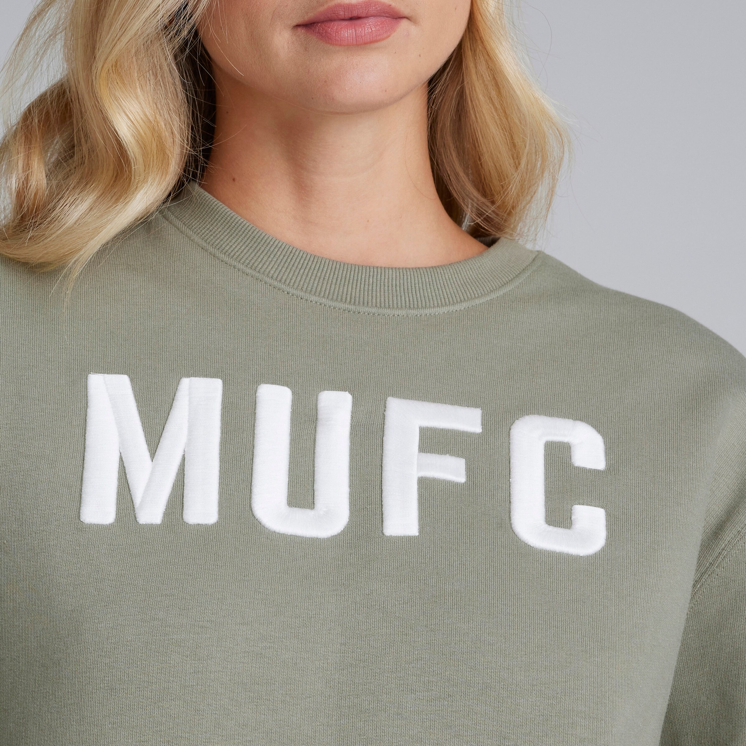 Manchester United Womens MUFC Sweatshirt Green Green Detail [4-5]