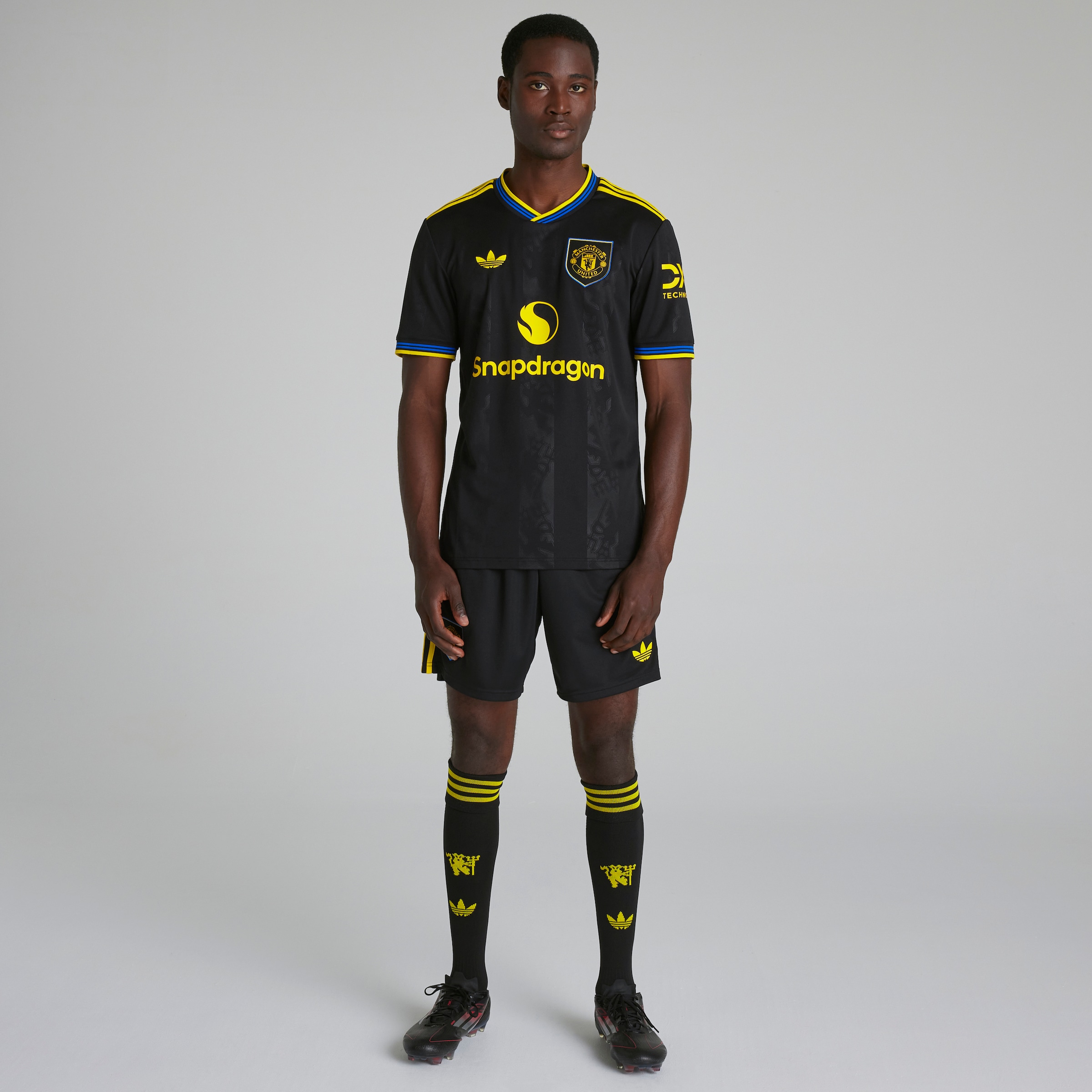 Buy Manchester United 25/26 Third Jersey with Mbeumo 19 EPL