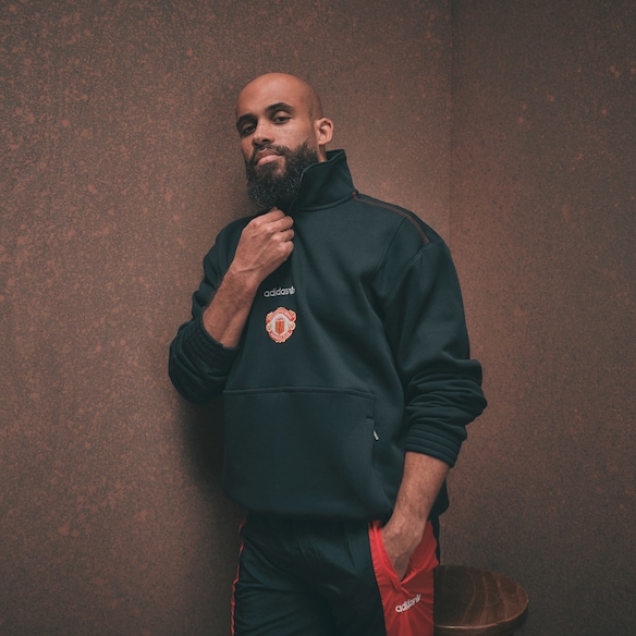 Manchester United x adidas EQT Half Zip Top Black Black