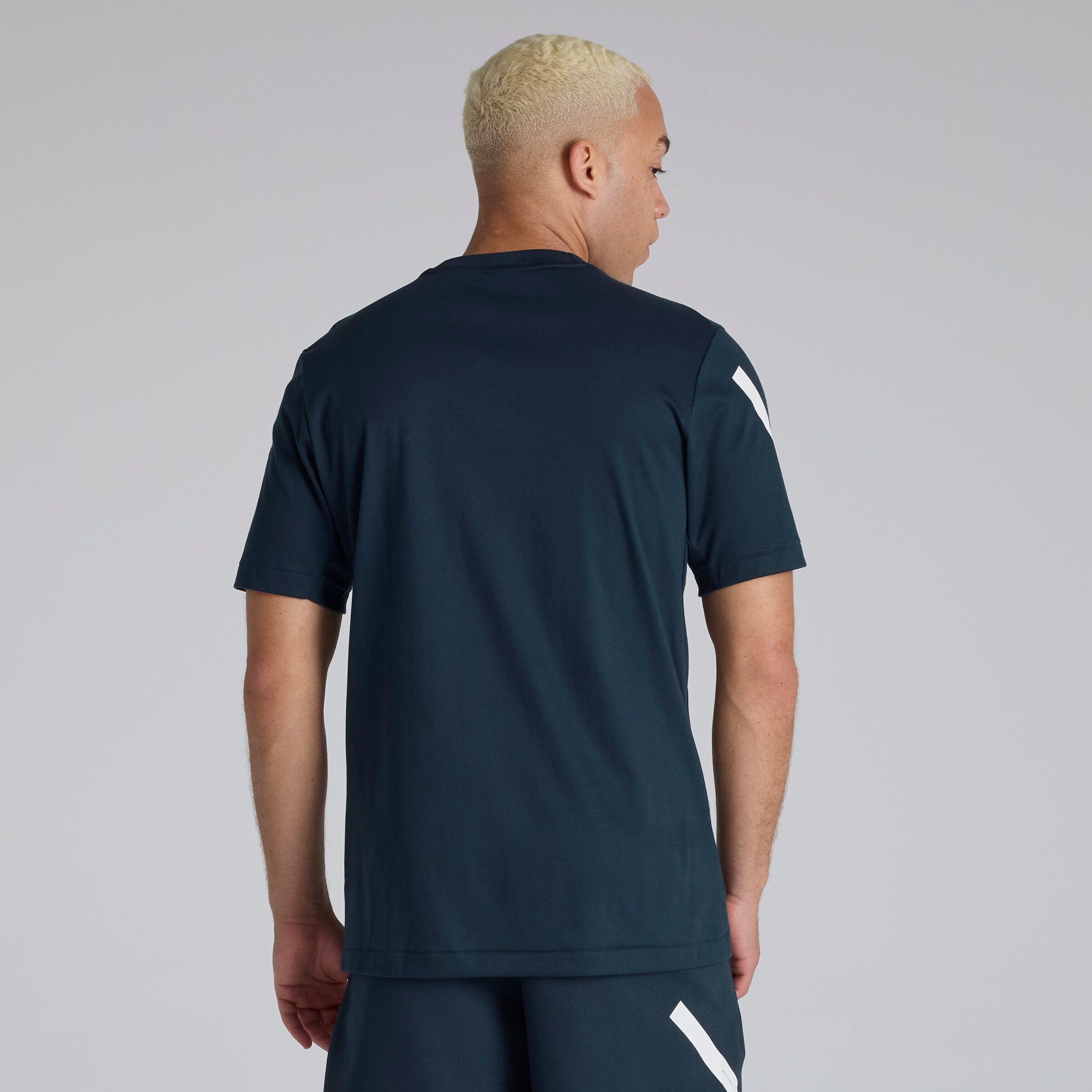 Manchester United x adidas Z.N.E. T-Shirt Navy Navy blue Detail [2-4]