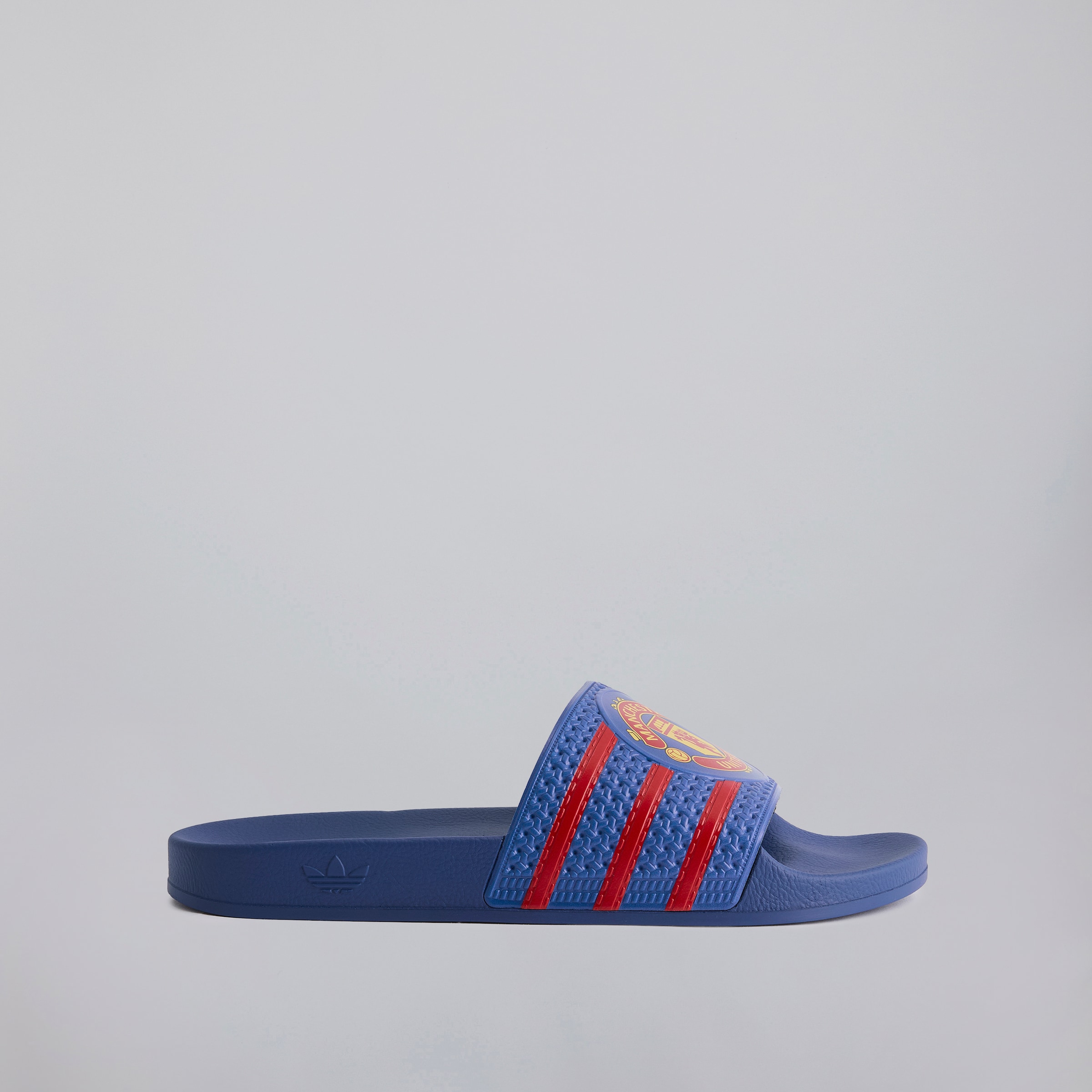 Manchester United x adidas Trefoil Slides Blue Bleu
