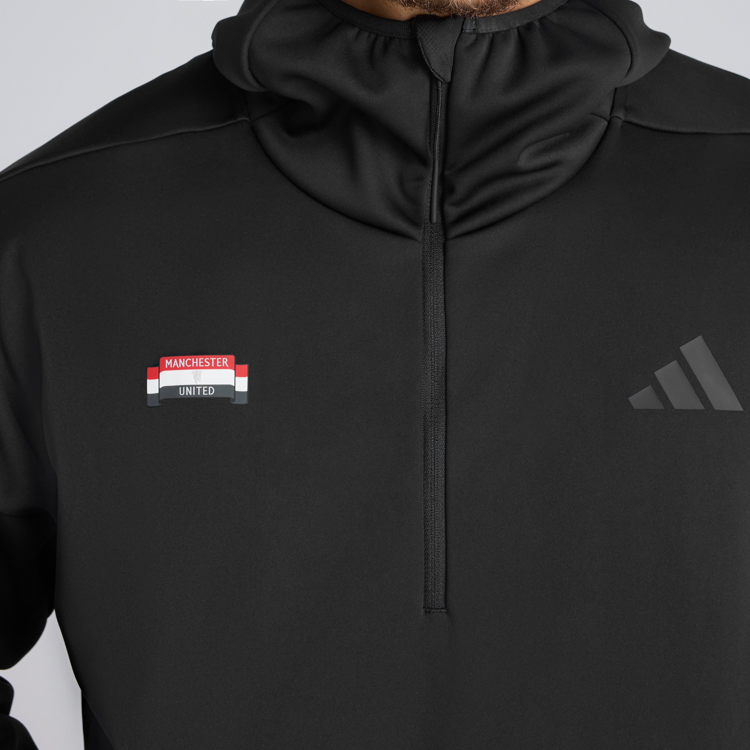Manchester United x adidas City Tech Softshell 1/2-Zip Hoodie Black Noir Détail [6-6]