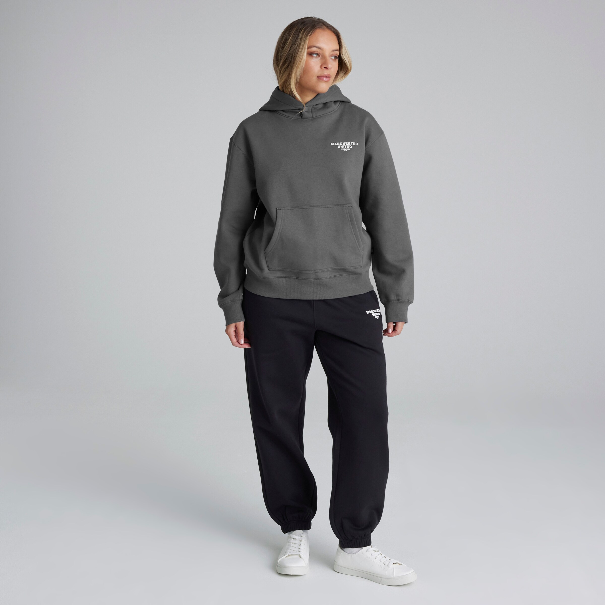 Manchester United Womens Back Print Overhead Hoodie Slate Grey Detail [3-7]