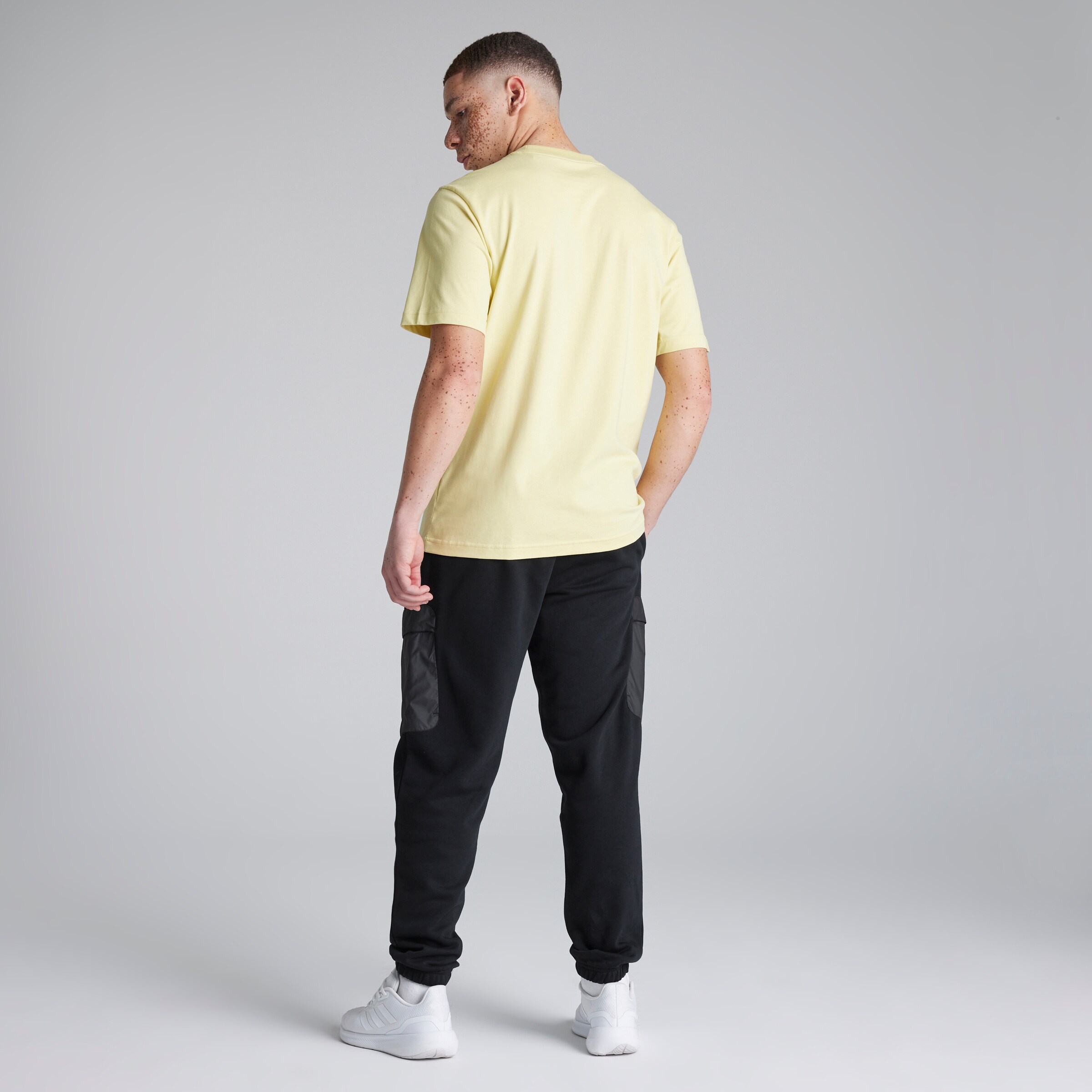 Manchester United x adidas City Escape Fleece Joggers Black 검정색 세부 사항 [2-5]