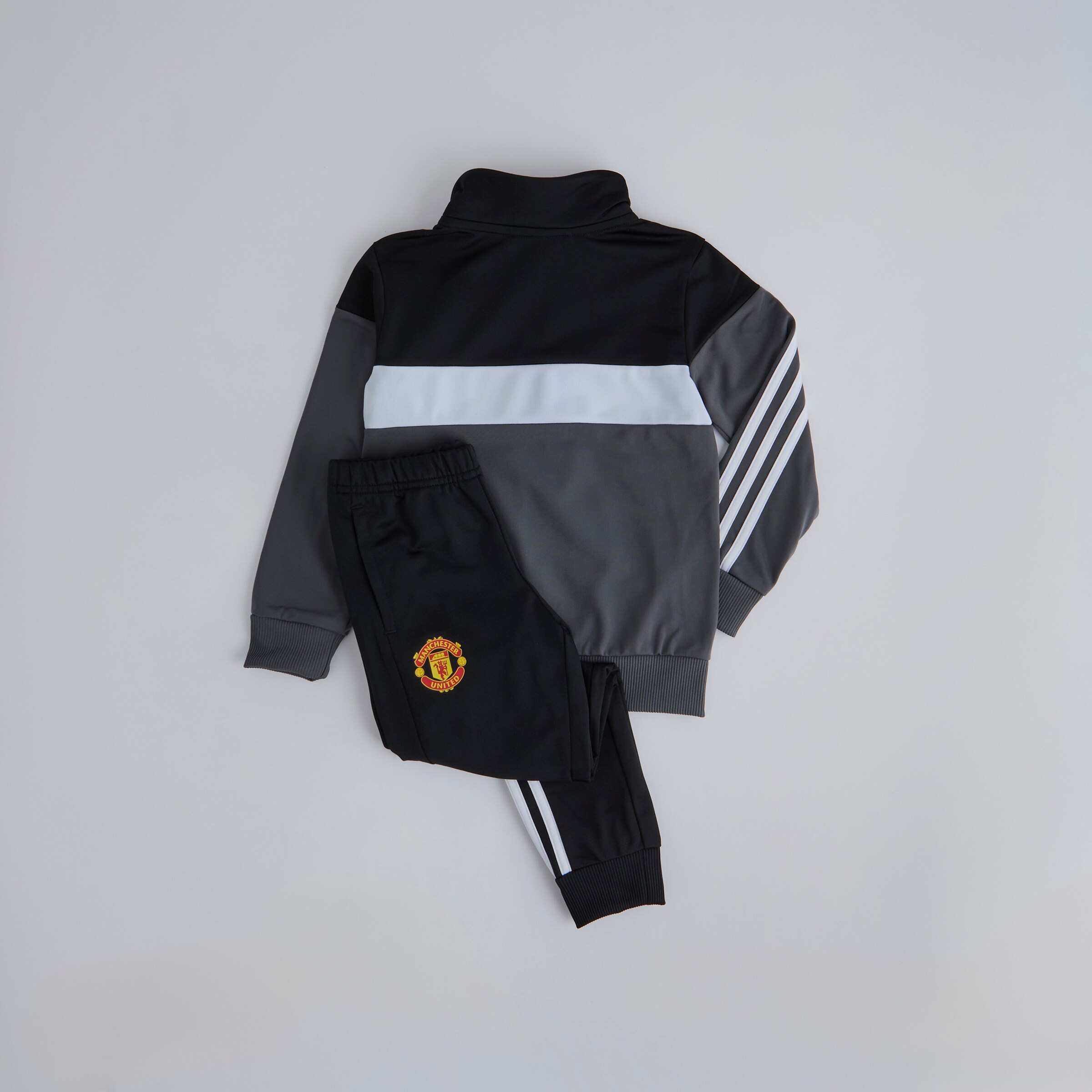 Kids man united tracksuit on sale