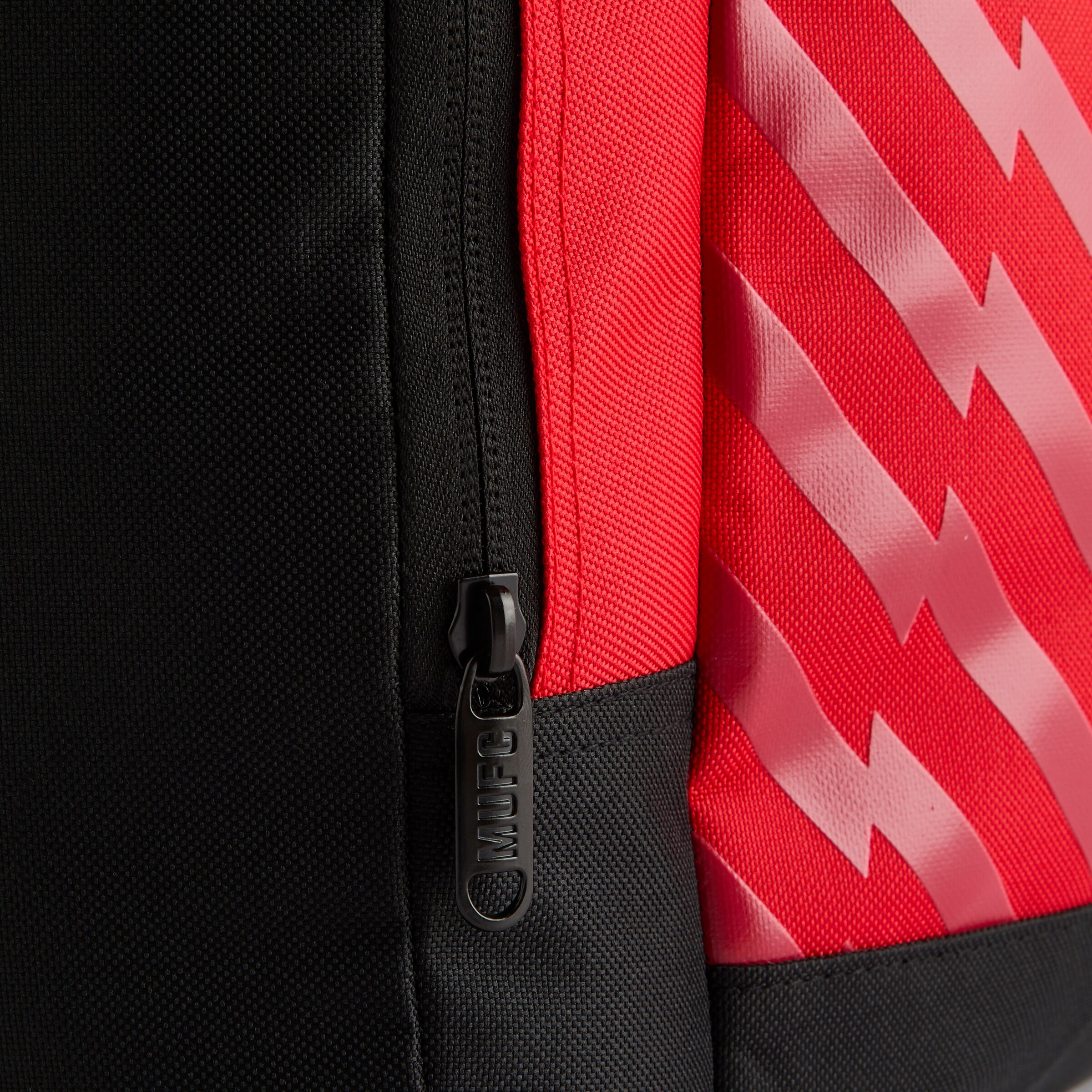 Manchester United Core Holdall Red Red Detail [4-5]