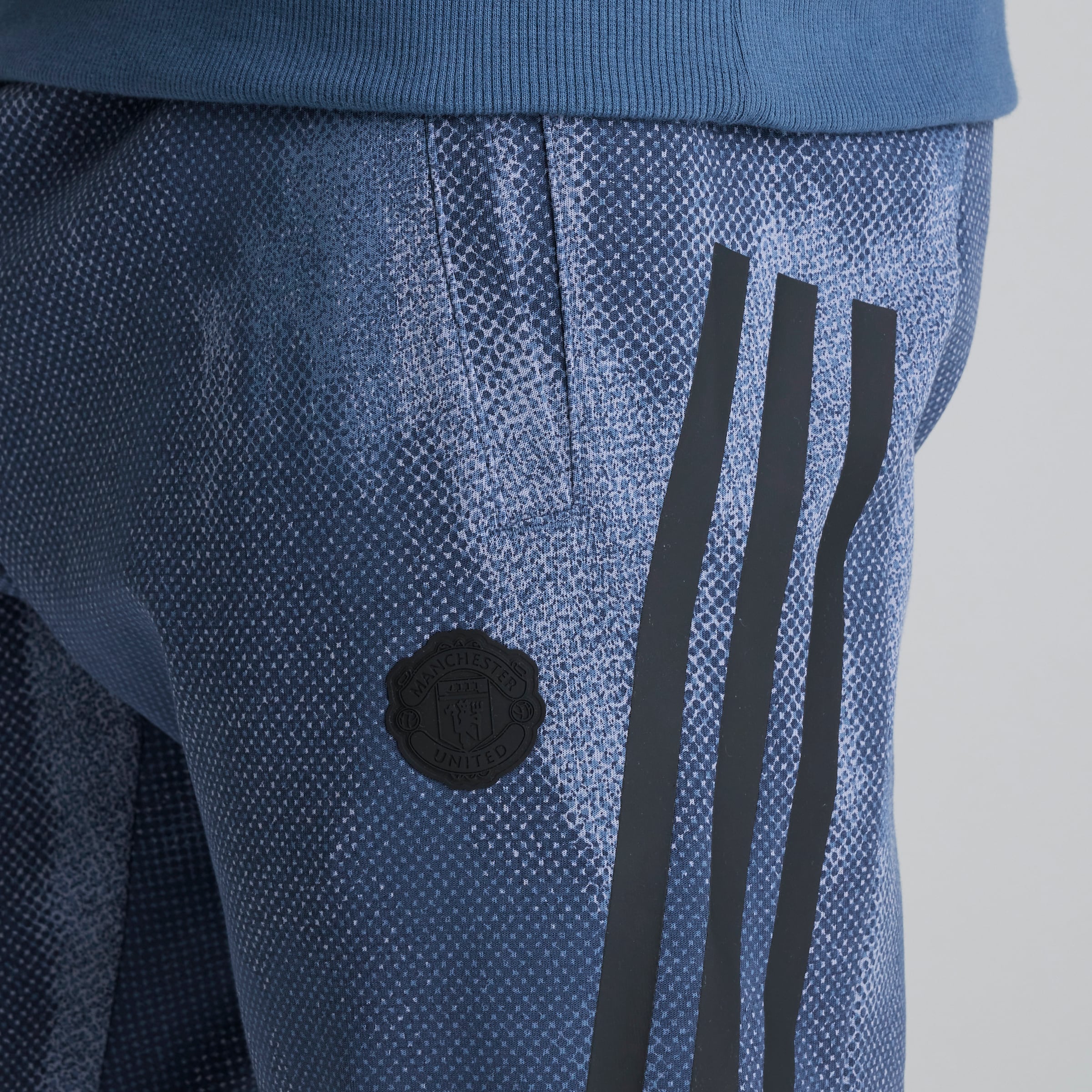 Manchester United x adidas Future Icons Graphic Joggers Blue Detail [4-6]
