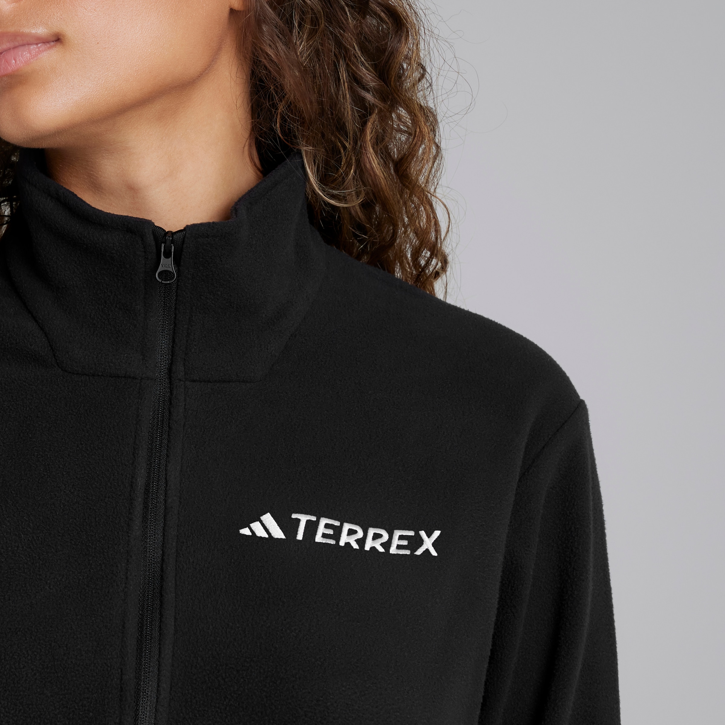 Manchester United x adidas Womens Terrex 1/2 Zip Fleece Jacket Black Black Detail [4-5]