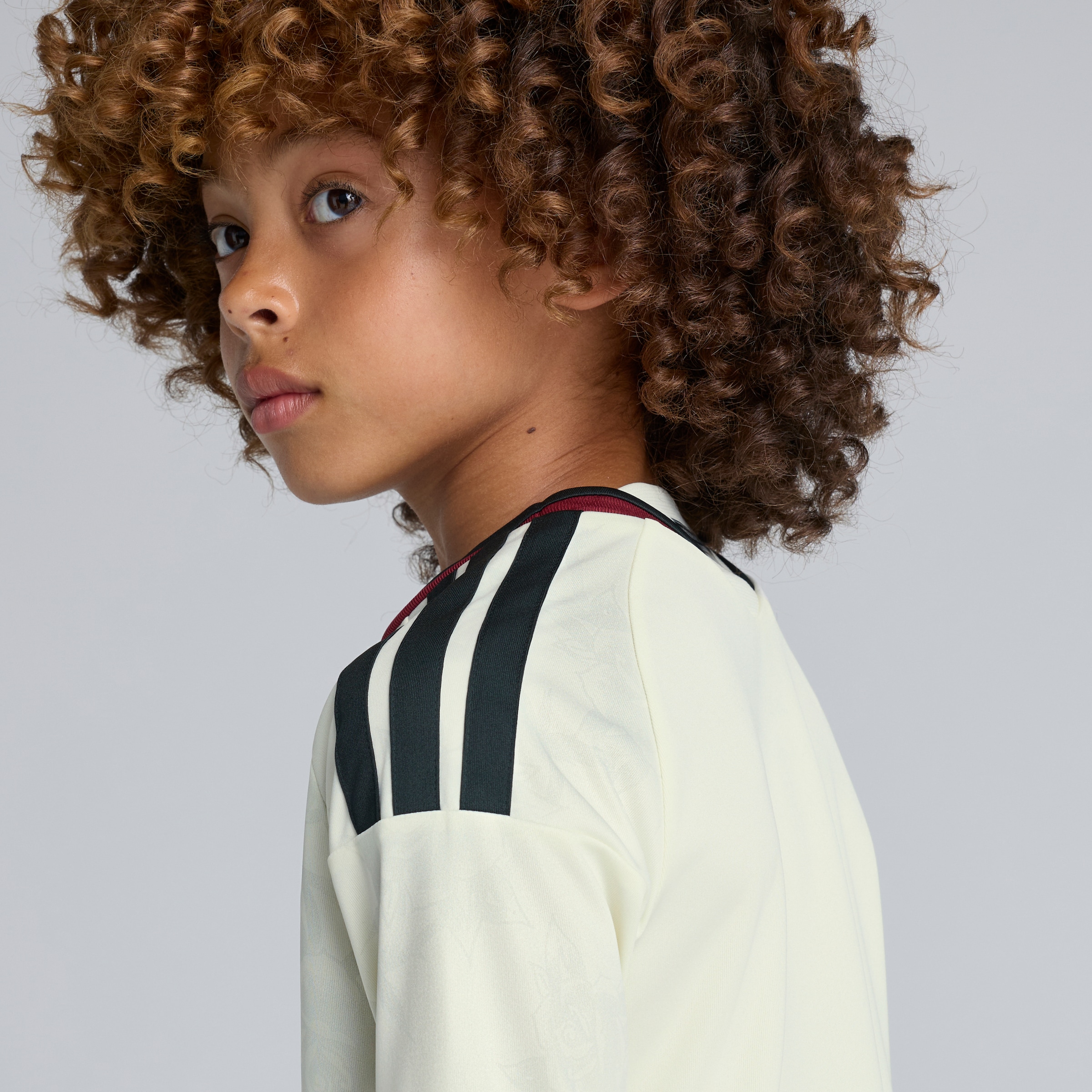 Manchester United Kids 26/27 Third Long Sleeve Jersey Beige Detail [6-6]