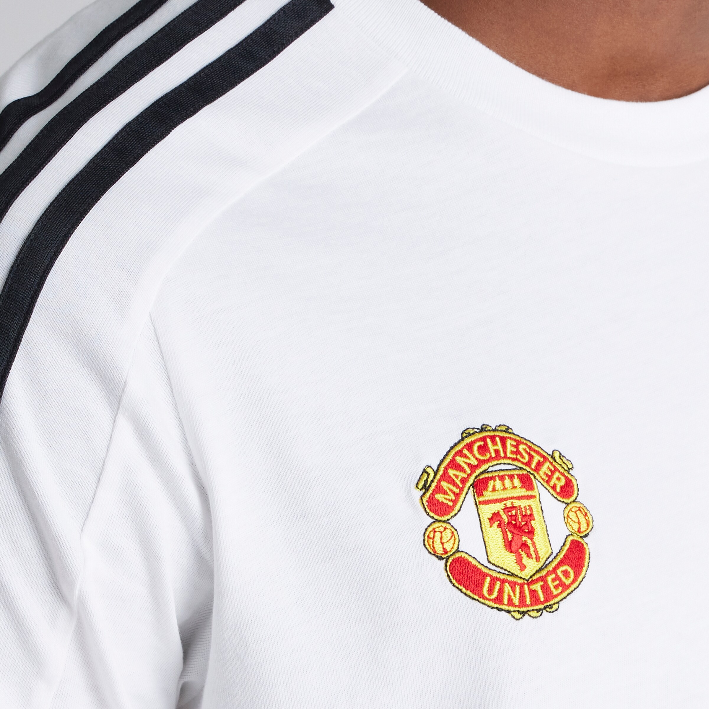 Manchester United x adidas Essentials Single Jersey 3-Stripes T-Shirt White White Detail [4-6]