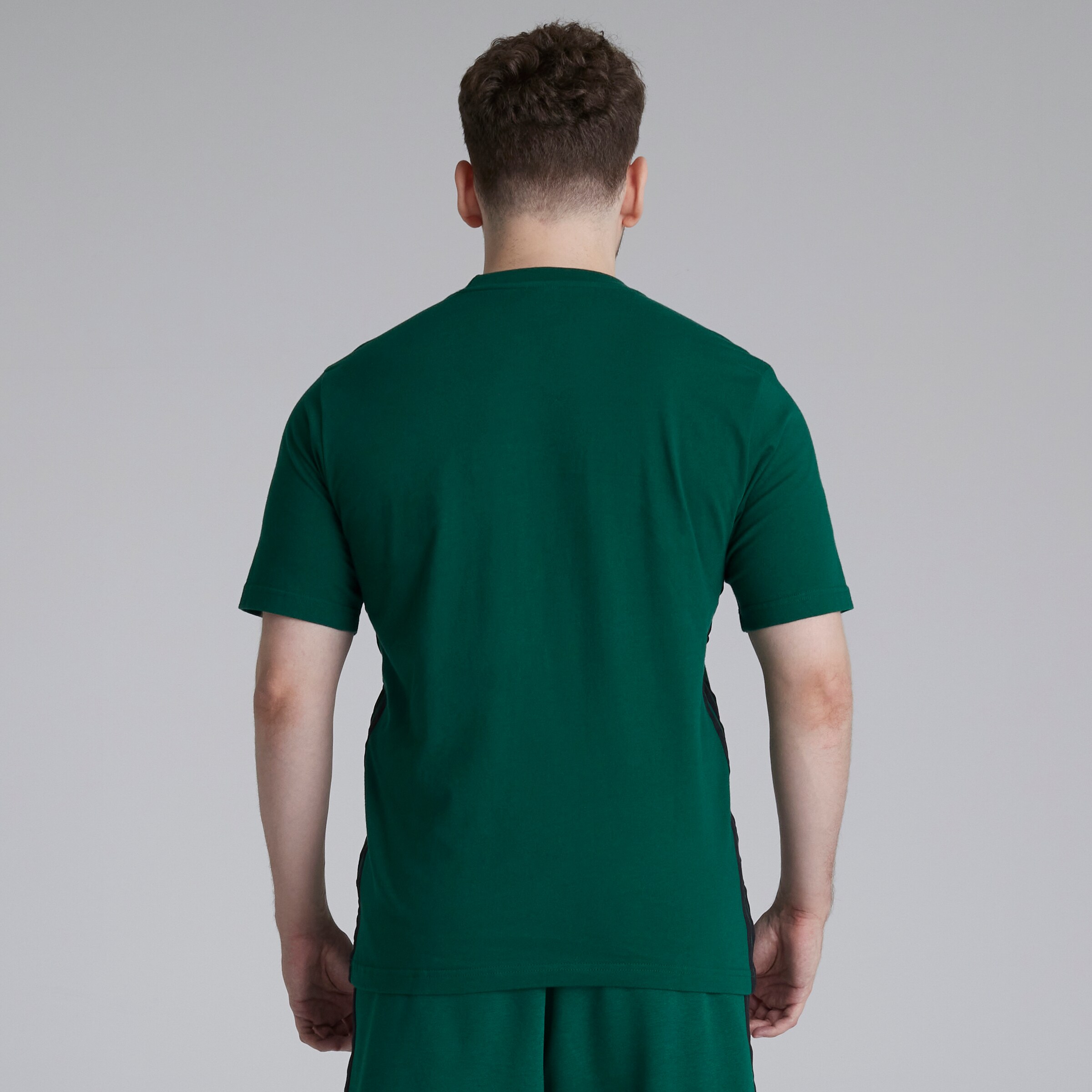 Manchester United x adidas Essentials 3-Stripes Single Jersey T-Shirt Green Vert Détail [2-3]