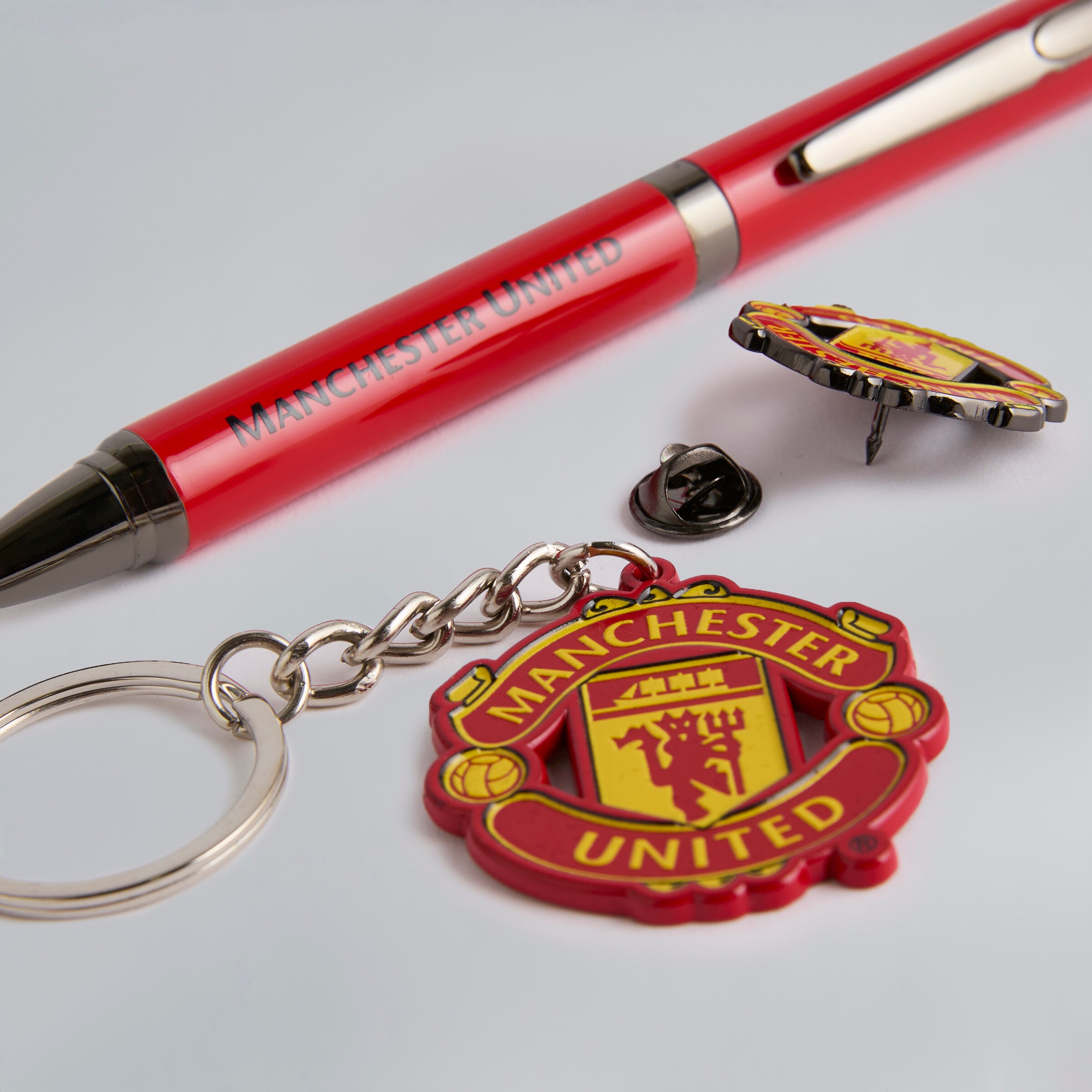 Manchester United Pen, Badge and Keyring Set Red Red Detail [4-4]