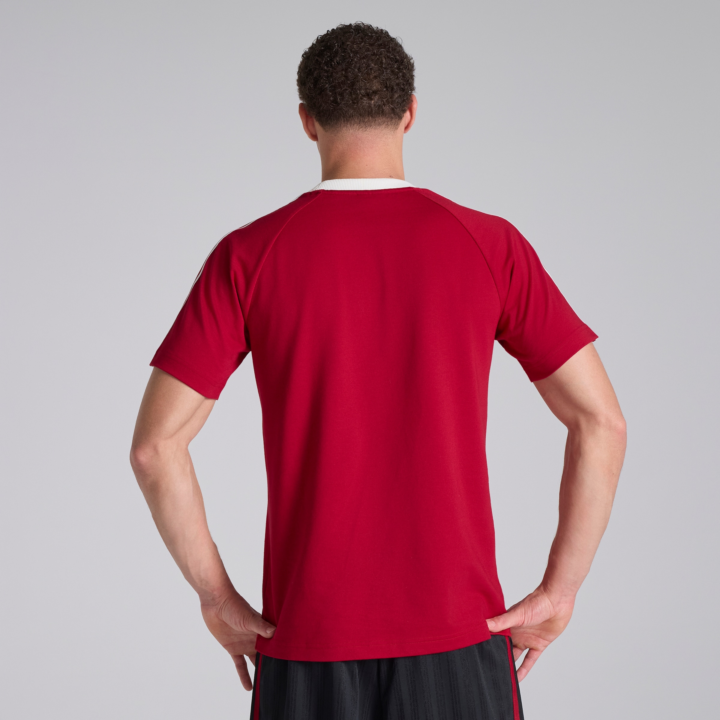 Manchester United x adidas Originals T-Shirt Red Red Detail [2-5]