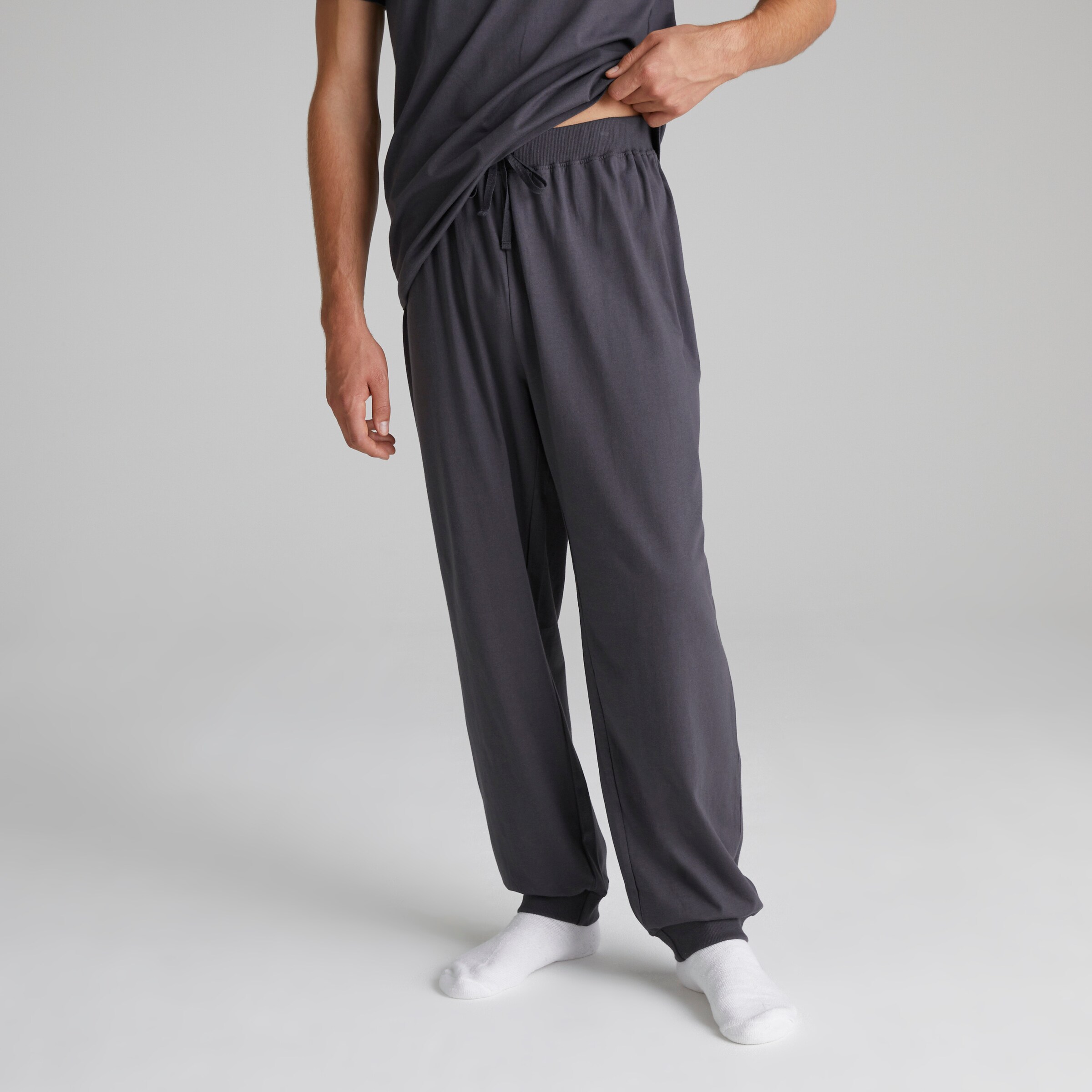 Manchester United Mens Bar Stripe Pyjama Set Grey Grey Detail [4-5]