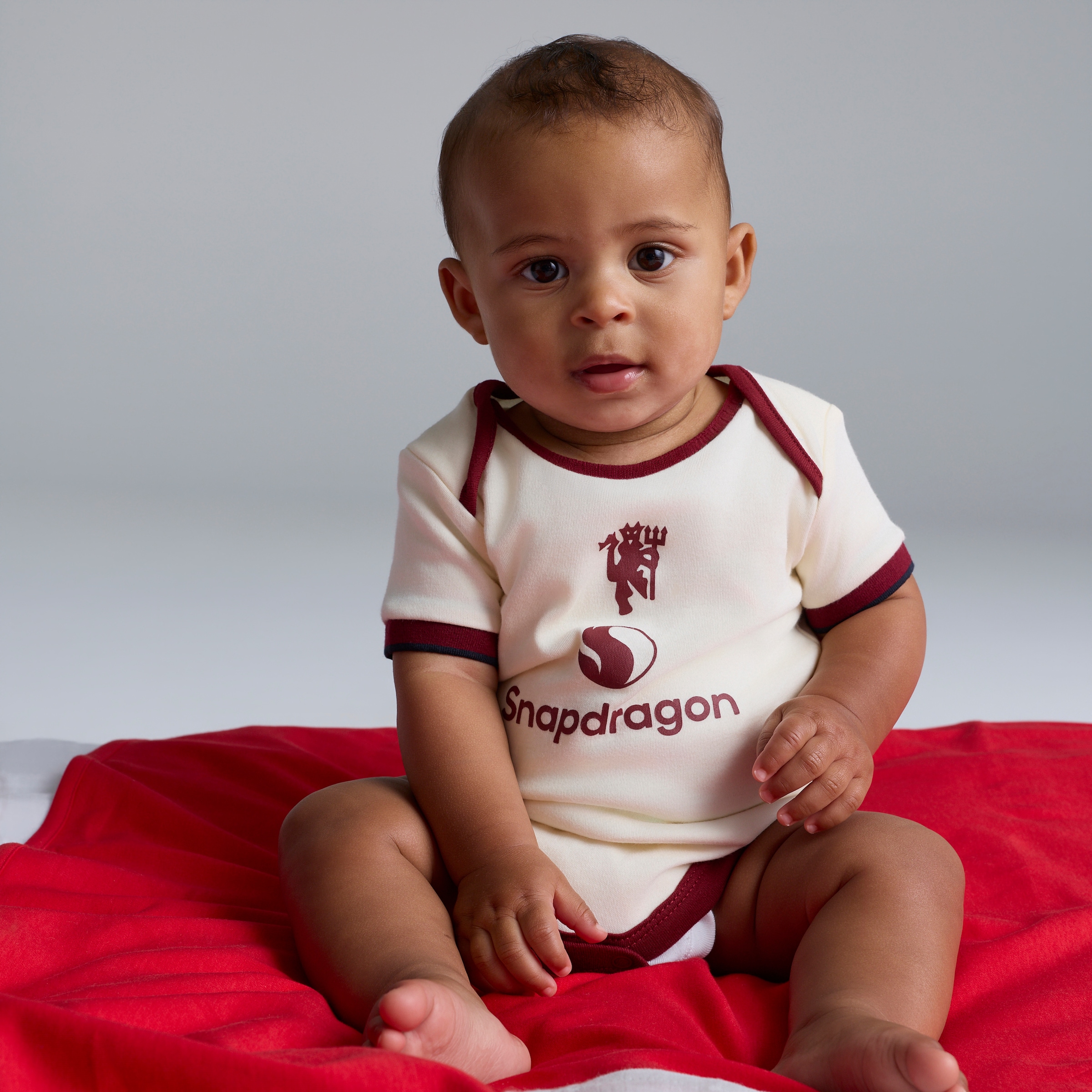 Manchester United Baby 26/27 3 Pack Kit Bodysuits Multi Multi Detail [4-5]