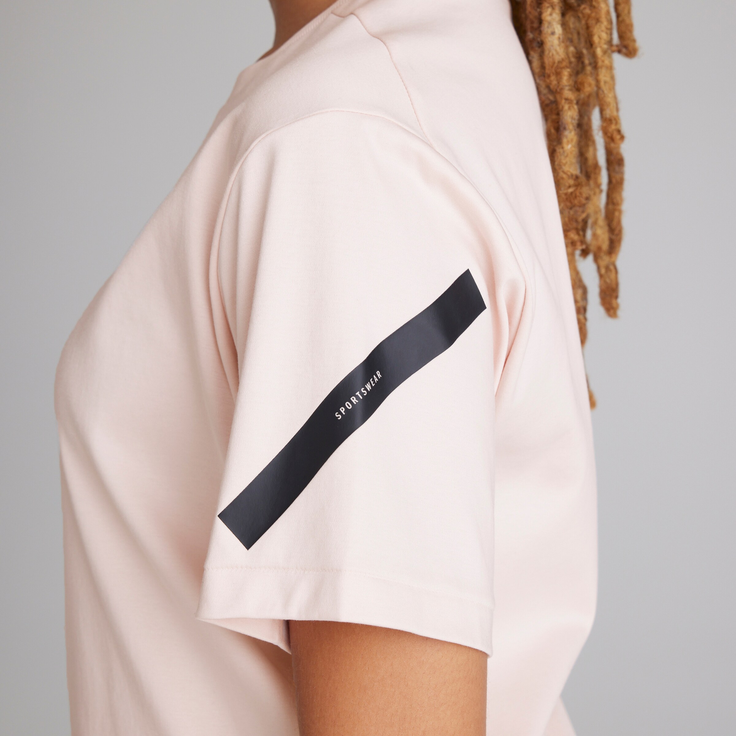 Manchester United x adidas Womens Z.N.E. T-Shirt Pink Pink Detail [5-5]