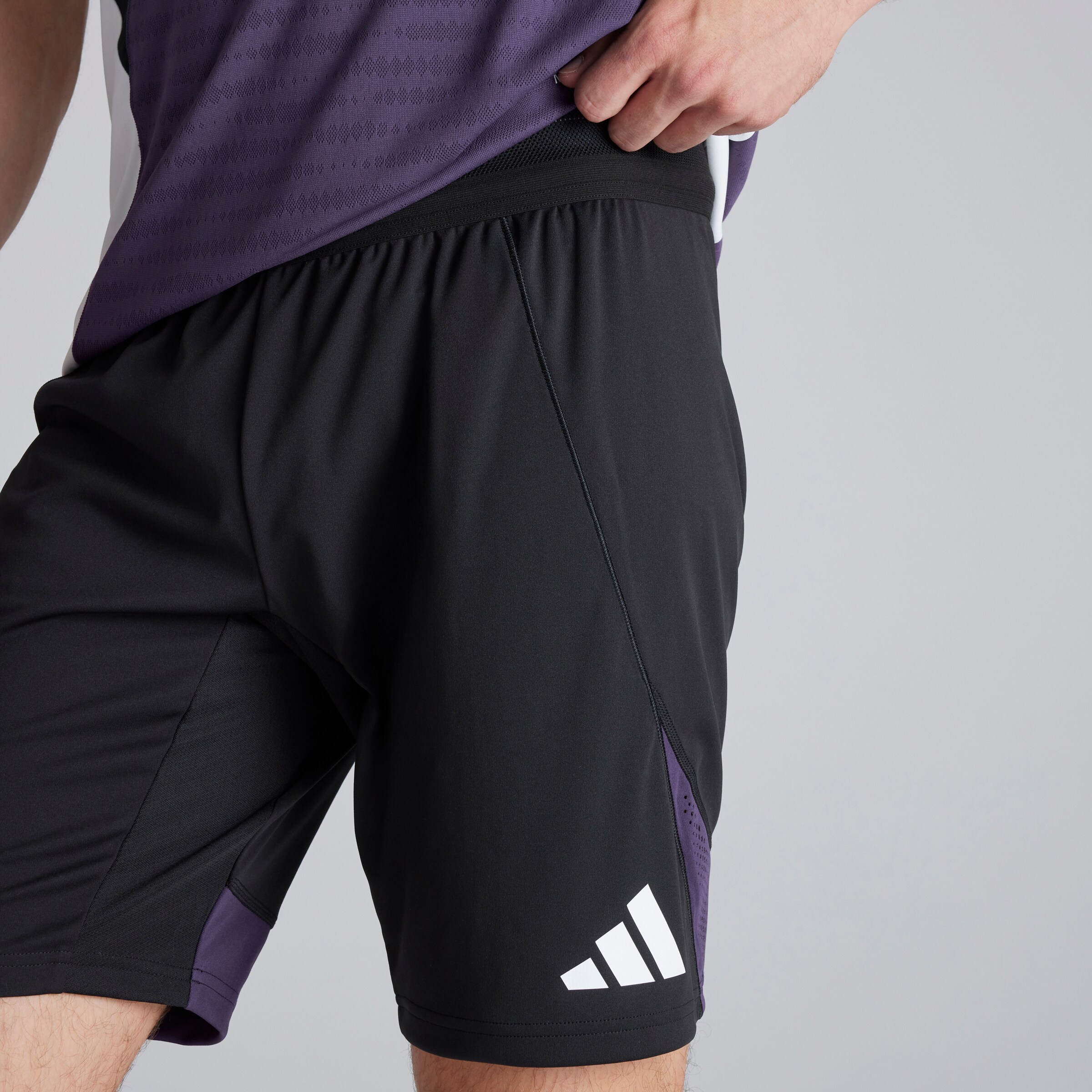 Manchester United Tiro 25 Training Pro Shorts Black Noir Détail [4-5]