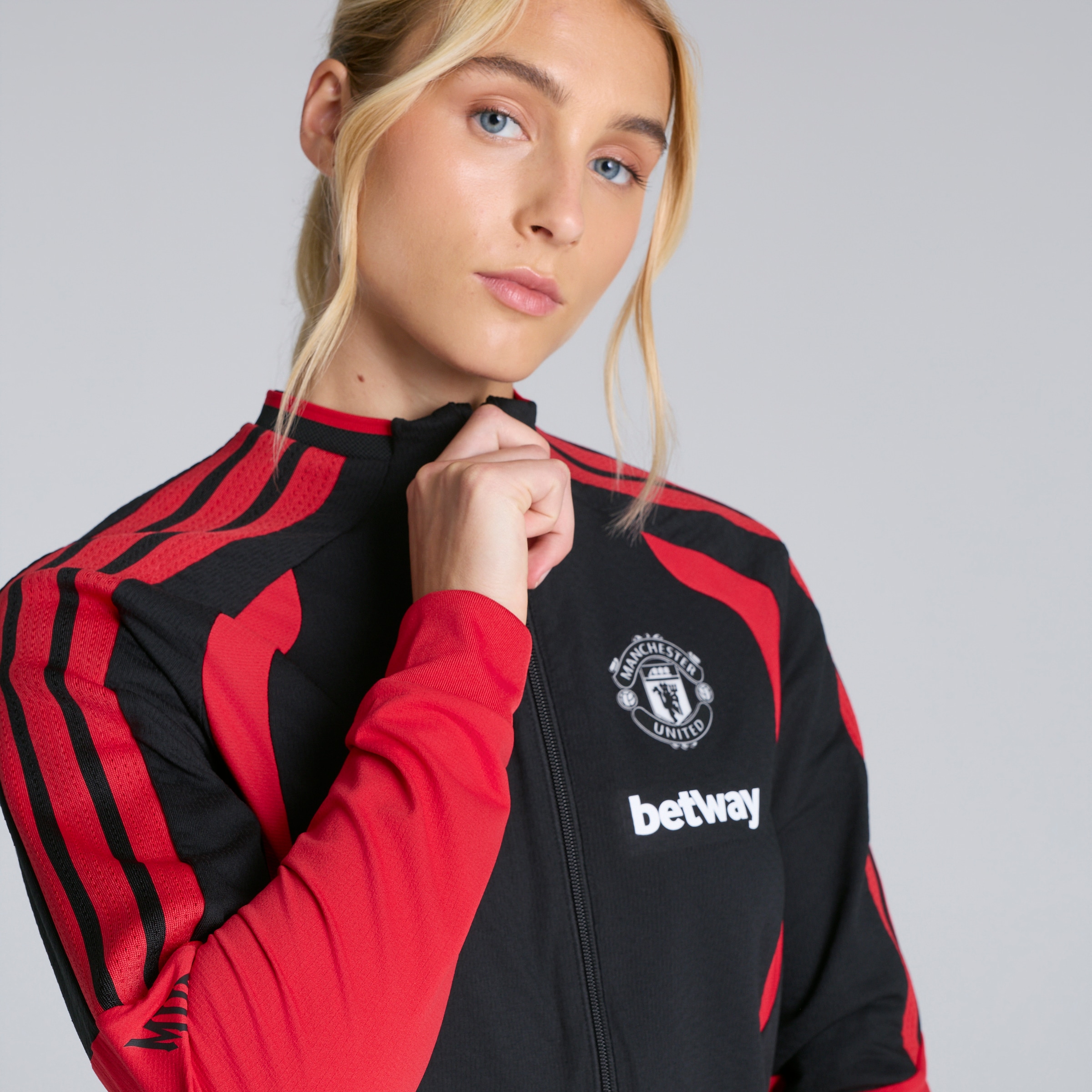 Manchester United Womens 26/27 Training Tiro Authentic Jacket Black (Sponsored) 검정색 세부 사항 [4-5]