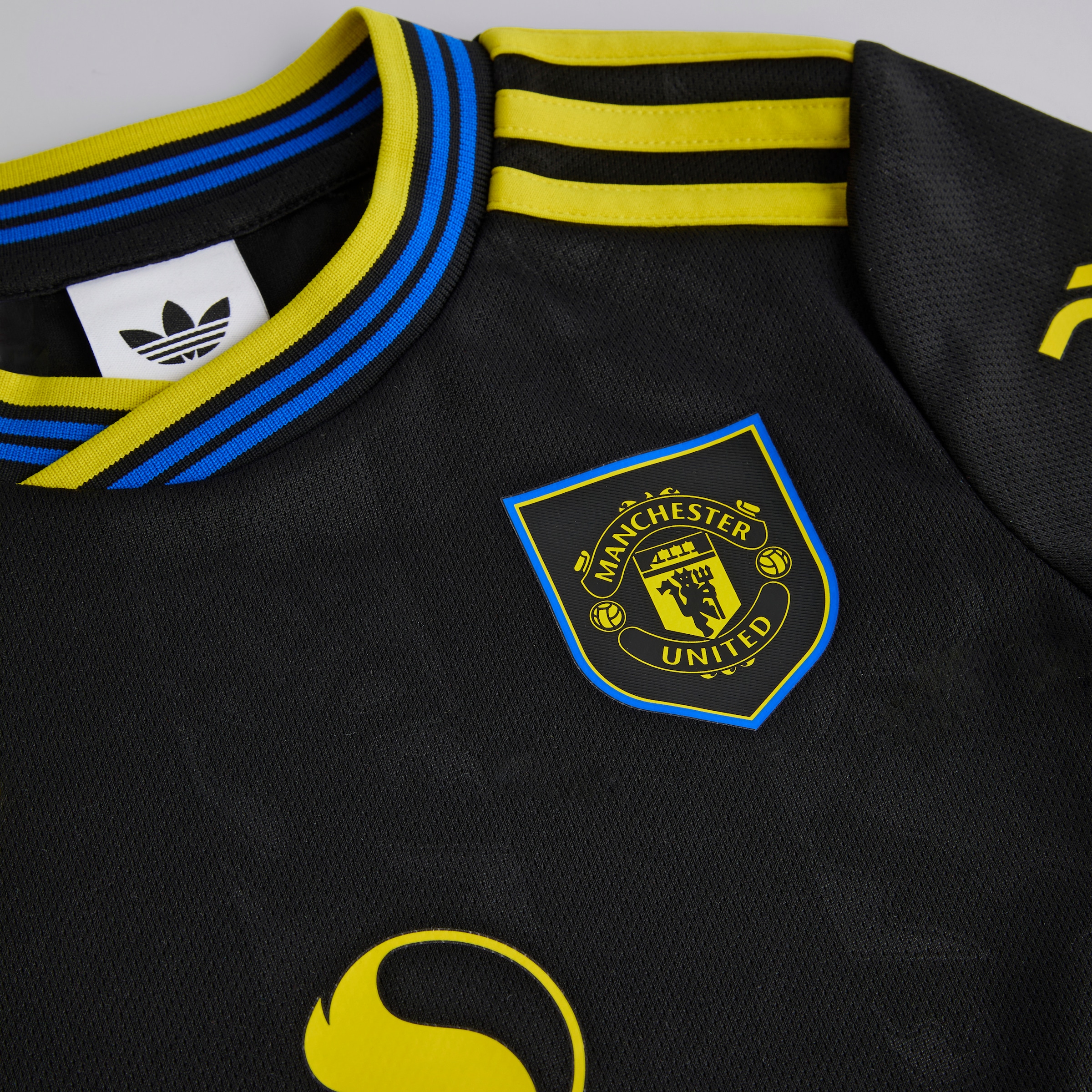 Manchester United 25/26 Third Mini Kit Kids Schwarz Detail [3-4]