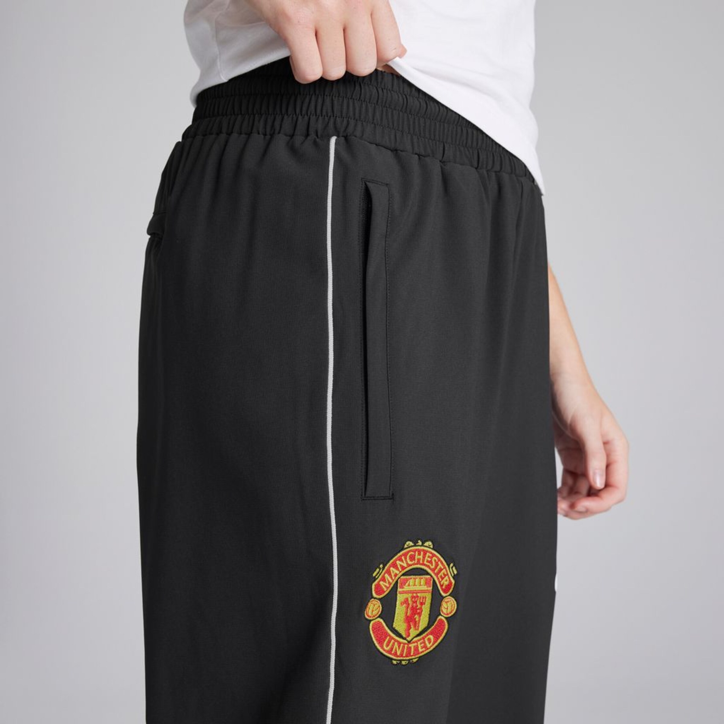 Manchester United x Drama Call Tracksuit Bottoms Black Detail [10-10]