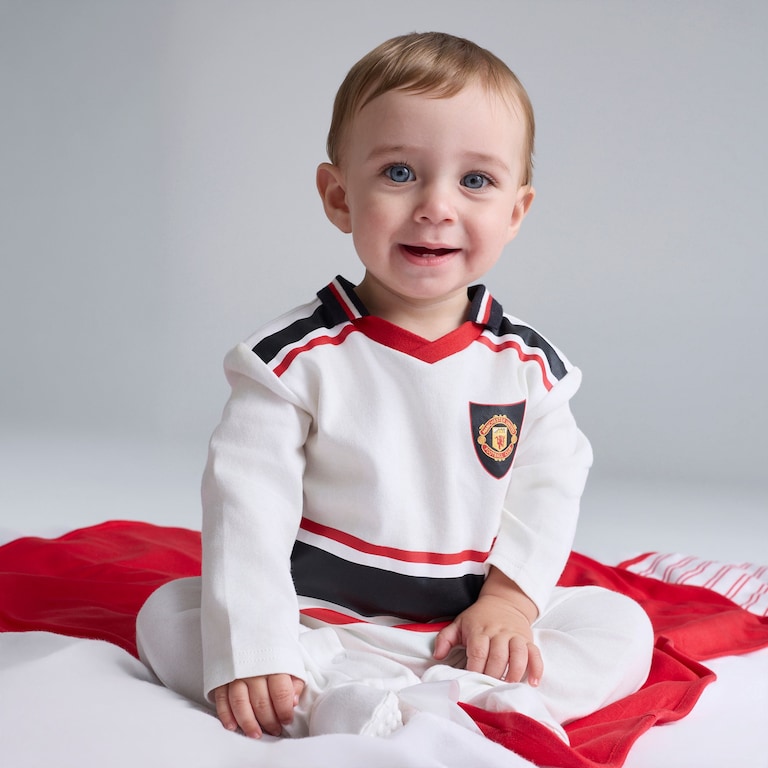 Manchester United Baby 1997/99 Retro Away Sleepsuit White