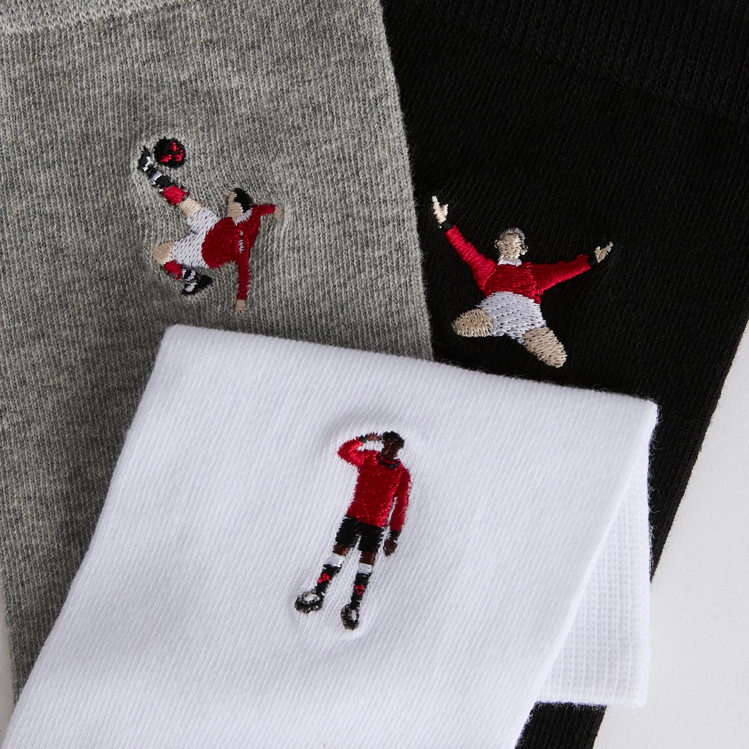 Manchester United Iconic Goal Socks 3 Pack Multi Multi Detail [3-4]