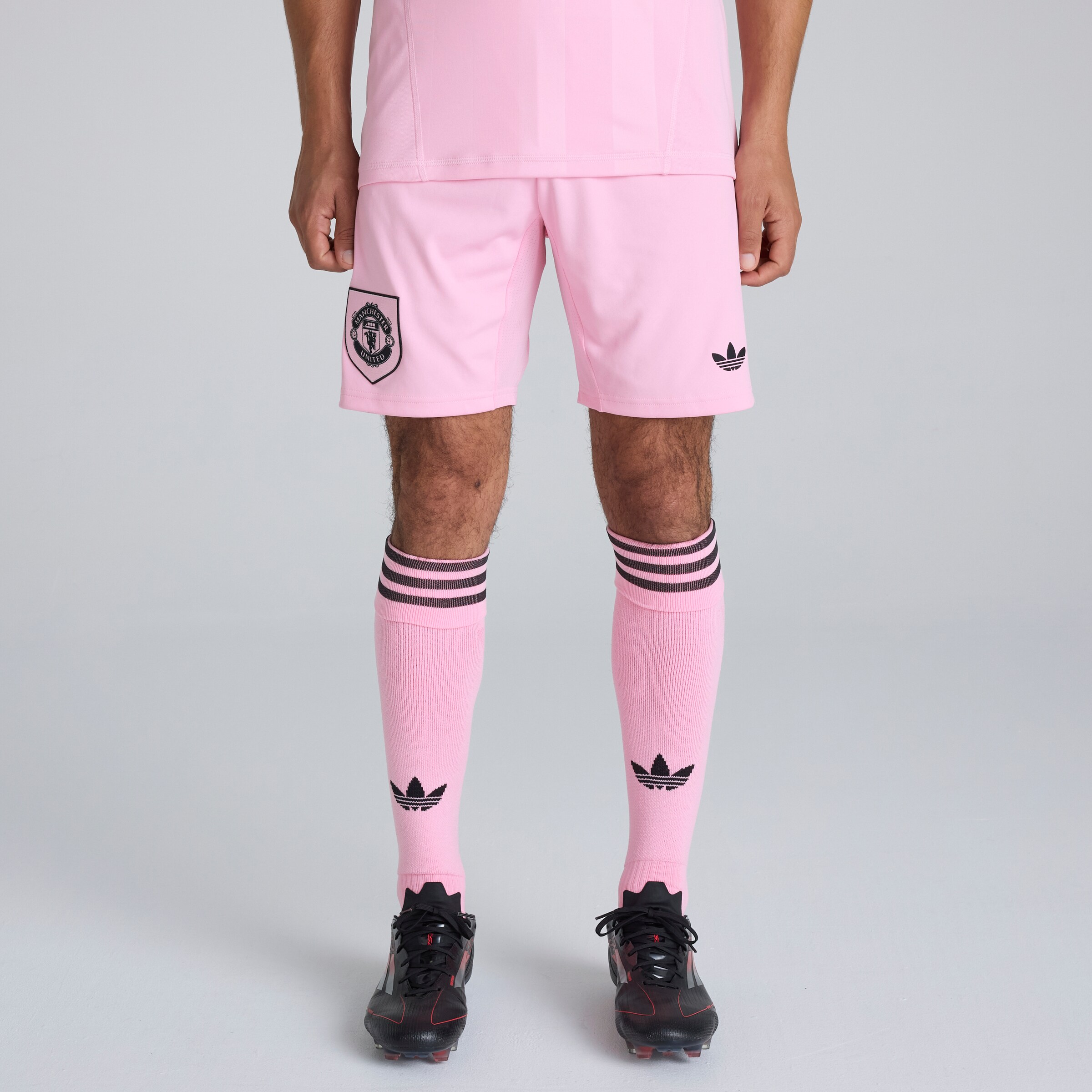 Manchester United 25/26 Third Mens Goalkeeper Shorts Pink Pink Detail [3-6]