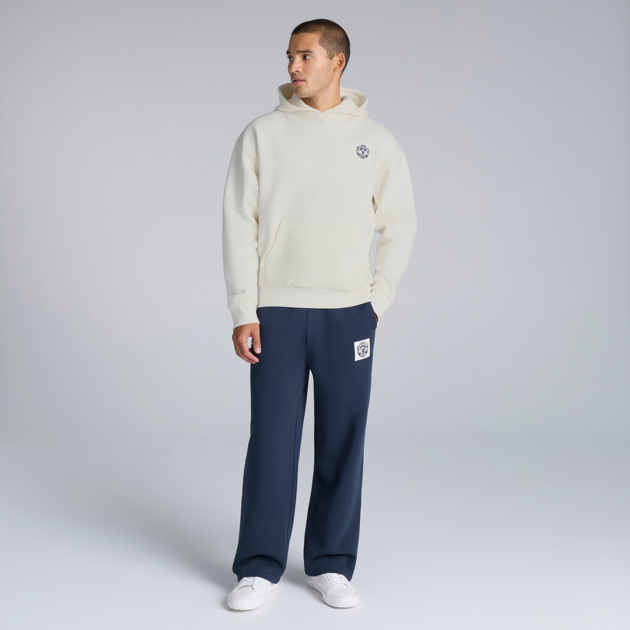 Manchester United Heritage Back Print Hoodie Cream Beige Detail [3-6]
