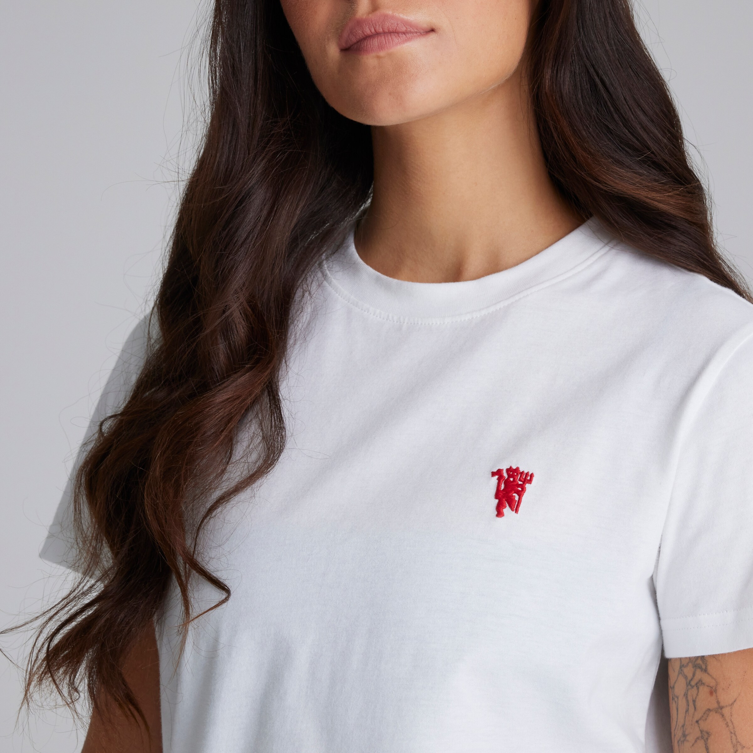 Manchester United Womens Devil Essentials T-Shirt White White Detail [4-4]