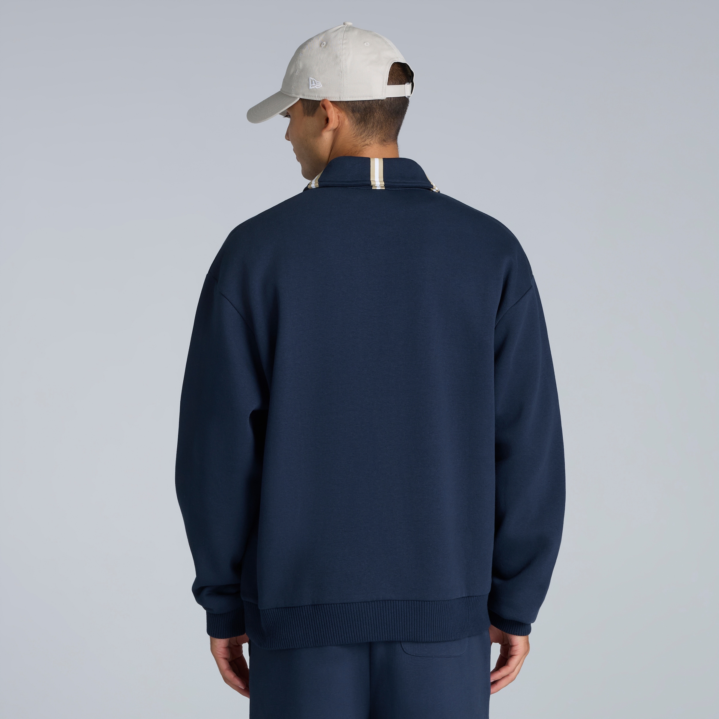 Manchester United Heritage Quarter Zip Sweatshirt Navy Navy blue Detail [2-5]