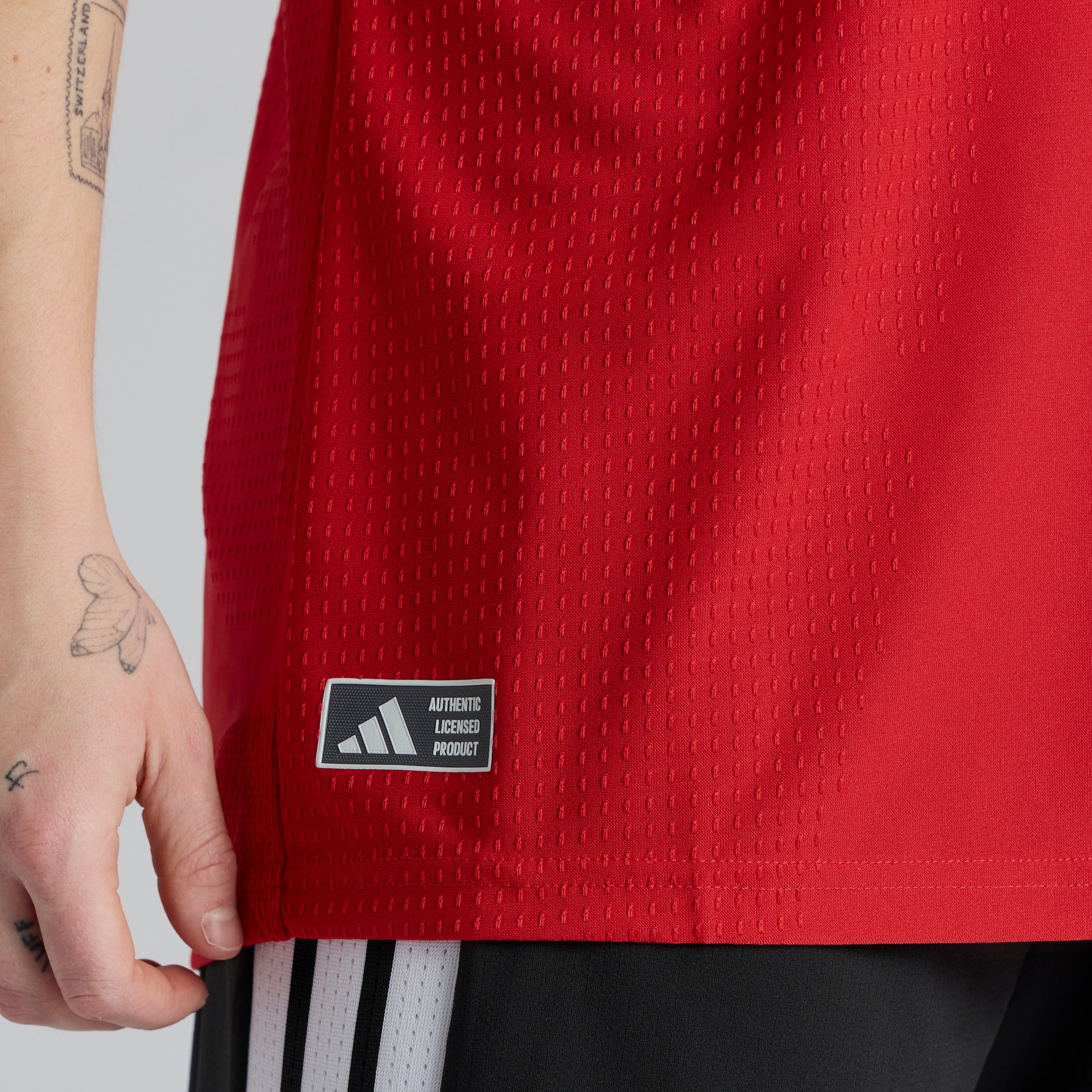 Manchester United Womens 26/27 Home Authentic Jersey 红色 细节 [5-6]