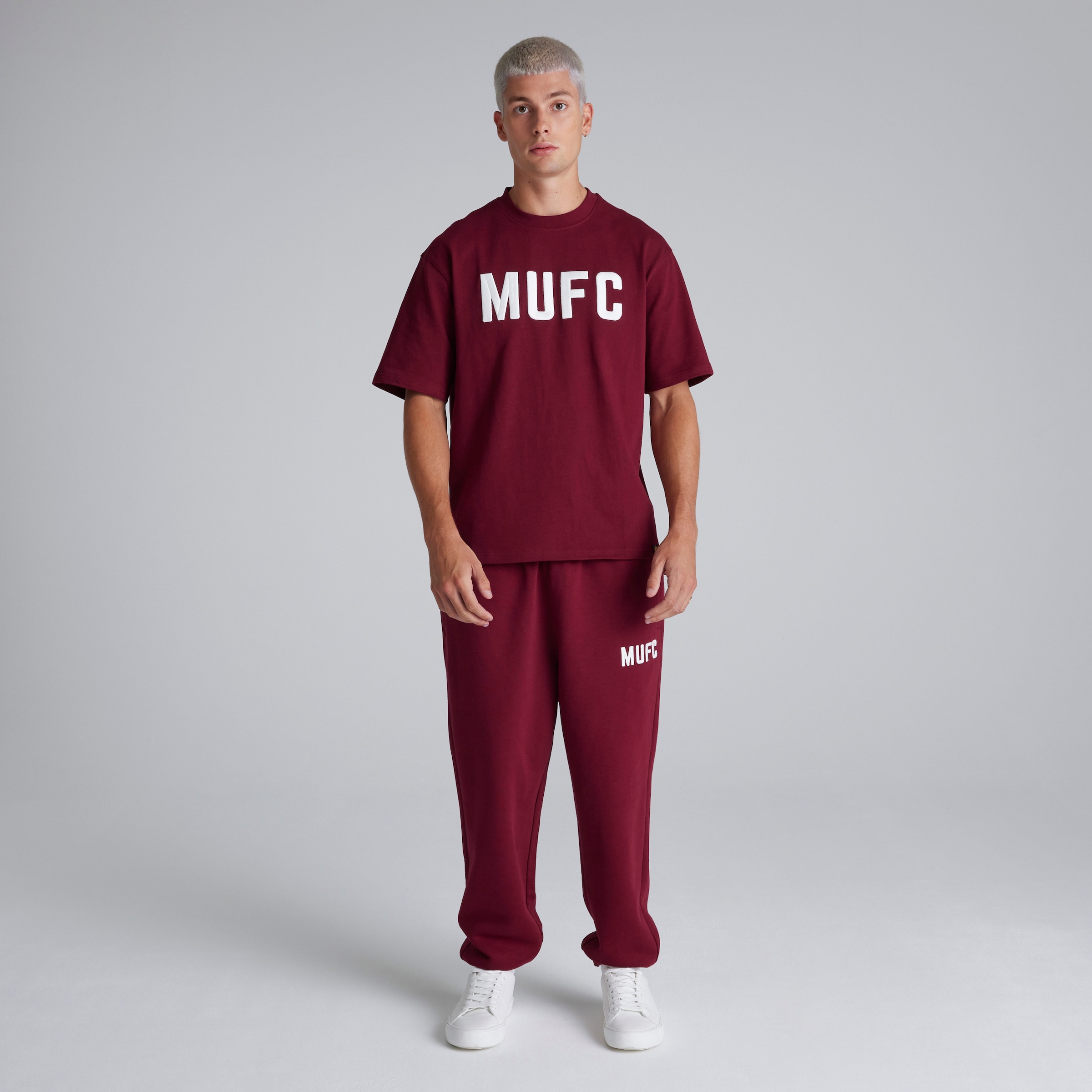 Manchester United Mens MUFC Joggers Burgundy Red Detail [3-5]