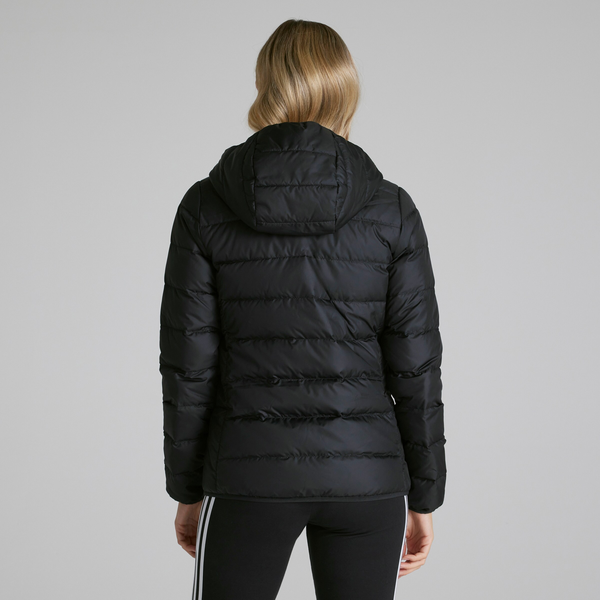 Manchester United x adidas Womens Essentials Light Down Hooded Jacket Black 黑色 细节 [2-6]