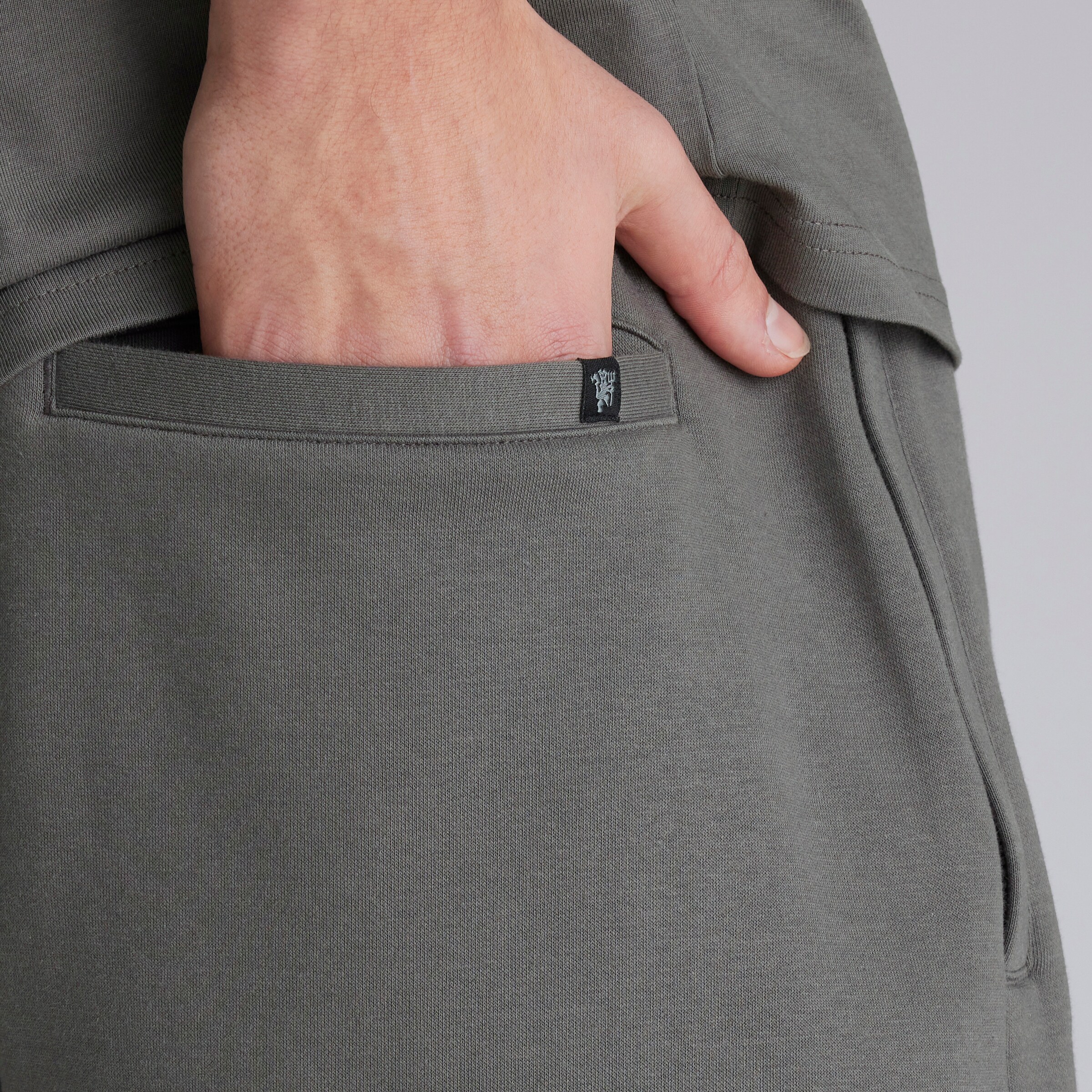 Manchester United Mens Print Shorts Slate Grey Detail [4-6]