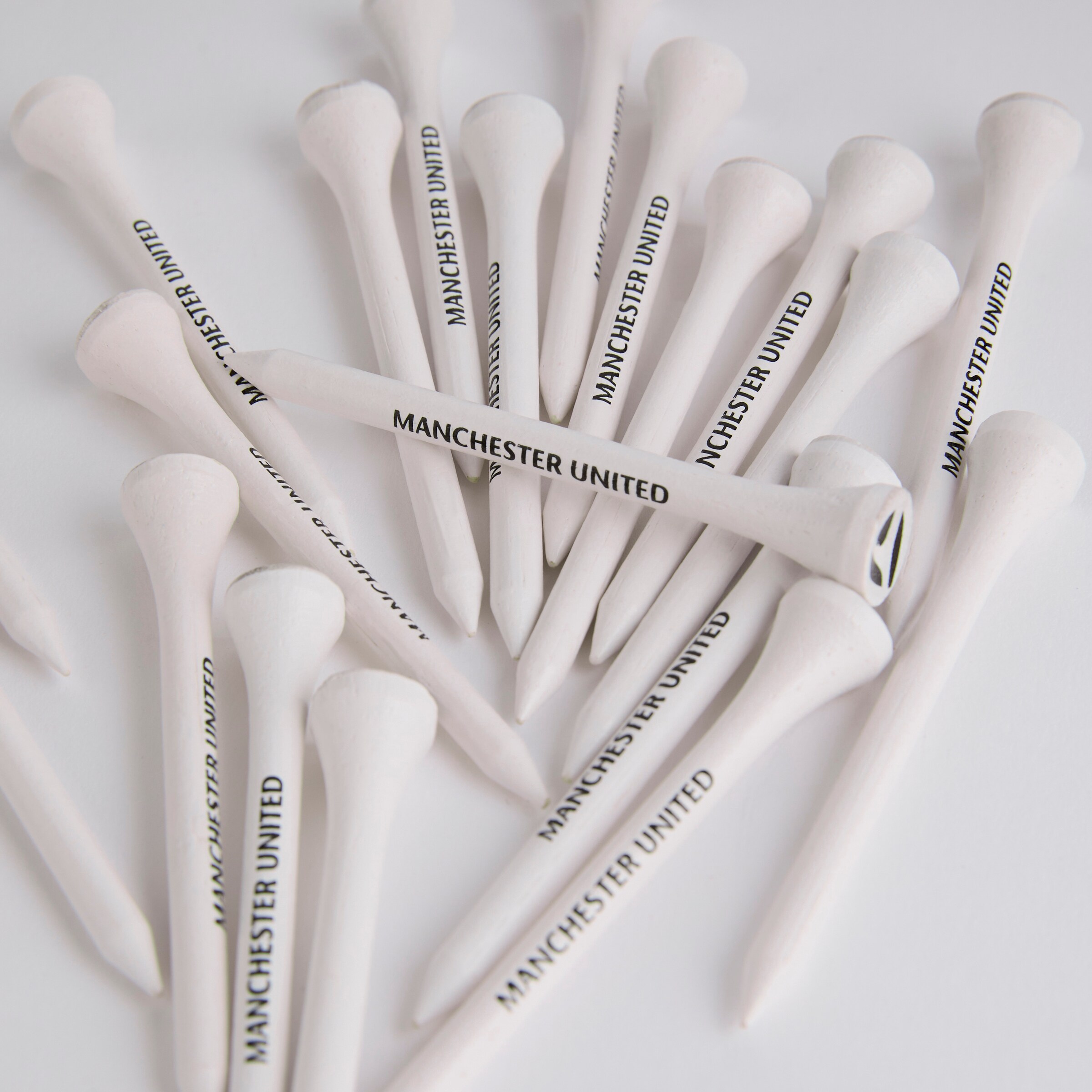 Manchester United X TaylorMade Bag of 20 Golf Tees White White Detail [4-4]