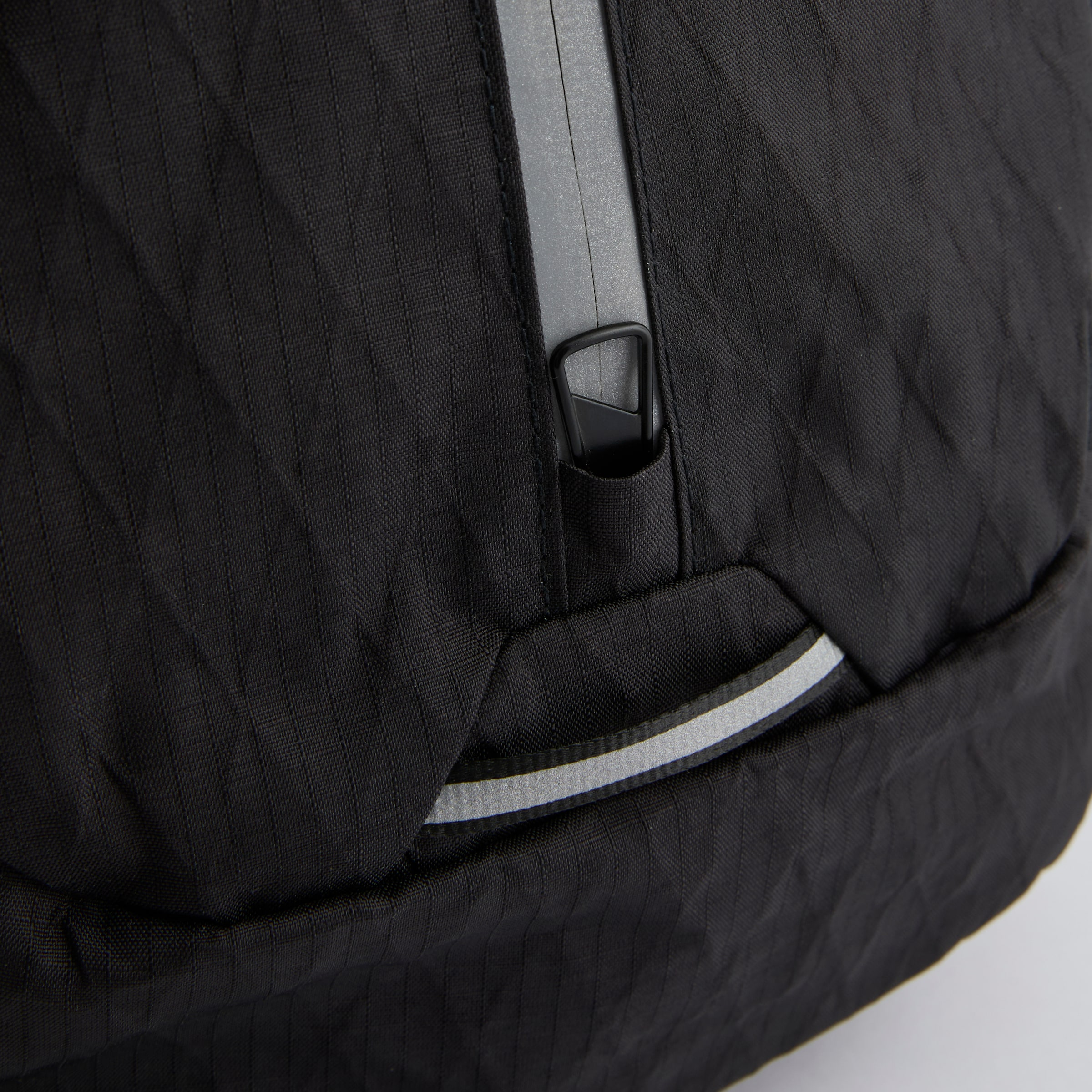 Manchester United x adidas Roll Top Backpack Black 黑色 细节 [6-6]