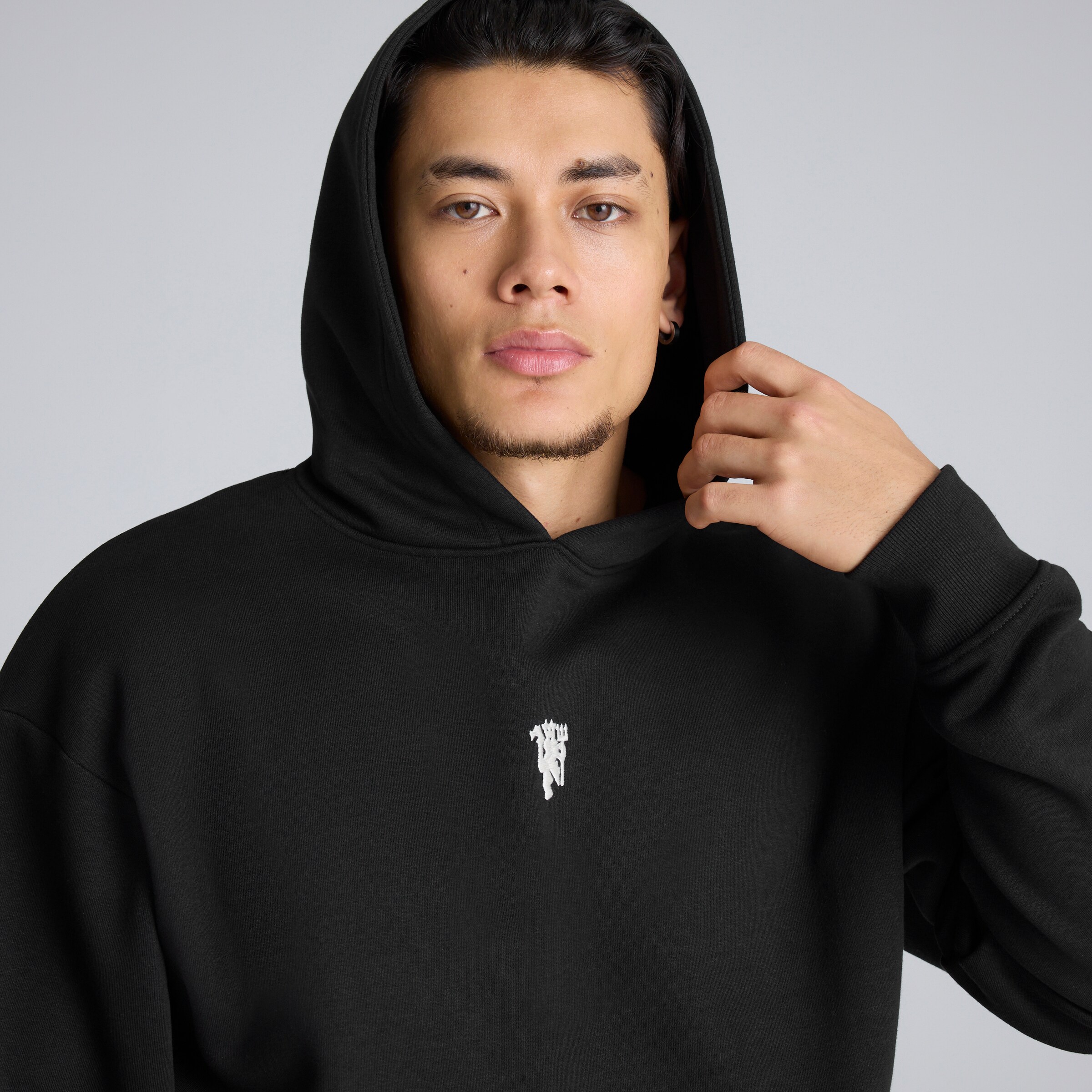 Manchester United Hated Adored Never Ignored Overhead Hoodie Black Black Detail [6-6]
