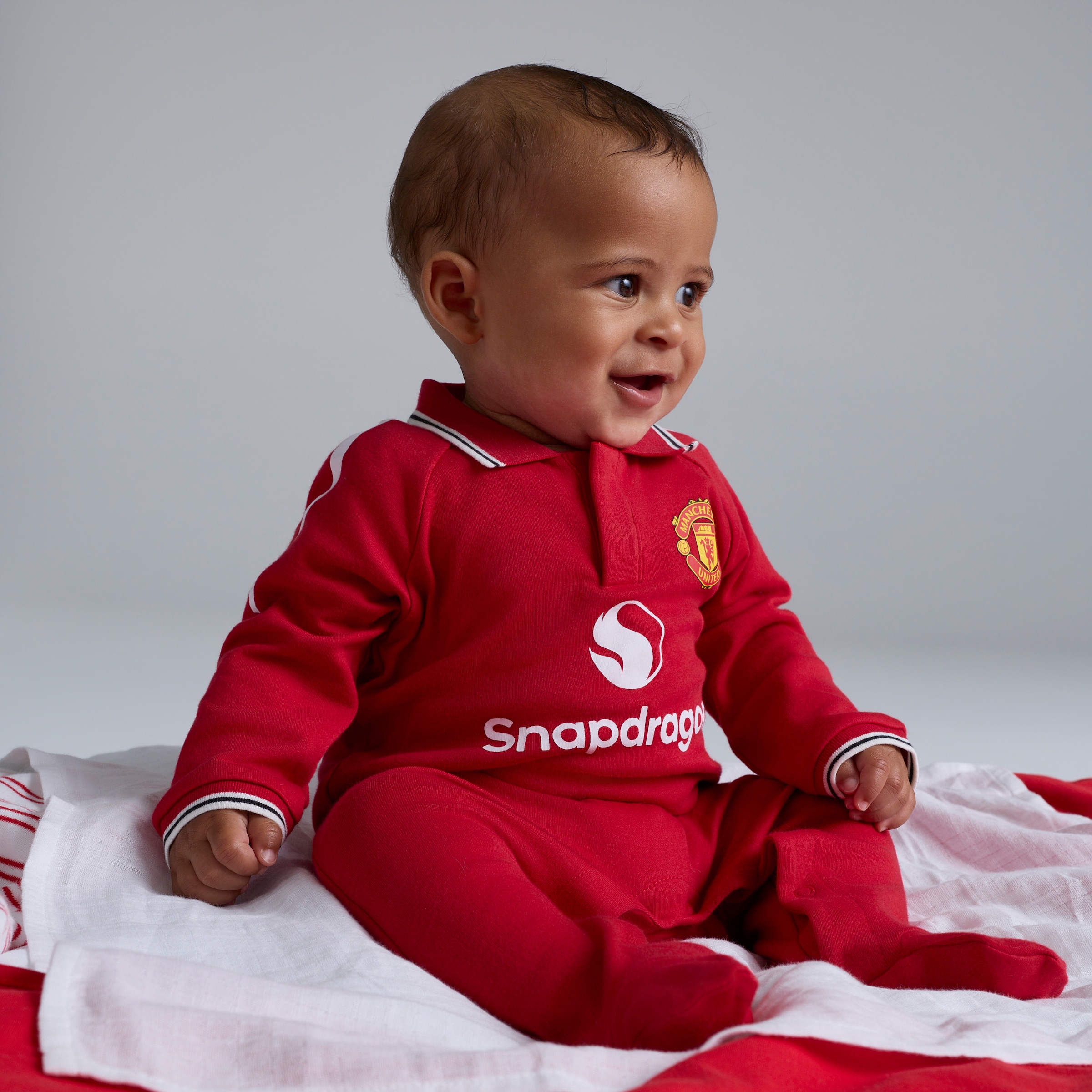 Manchester United Baby 26/27 Home Gift Set Red Red Detail [6-8]